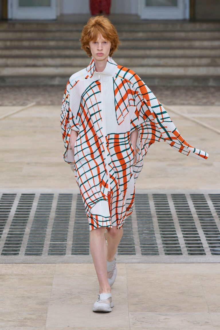 Homme Plissé Issey Miyake Spring 2025 Menswear