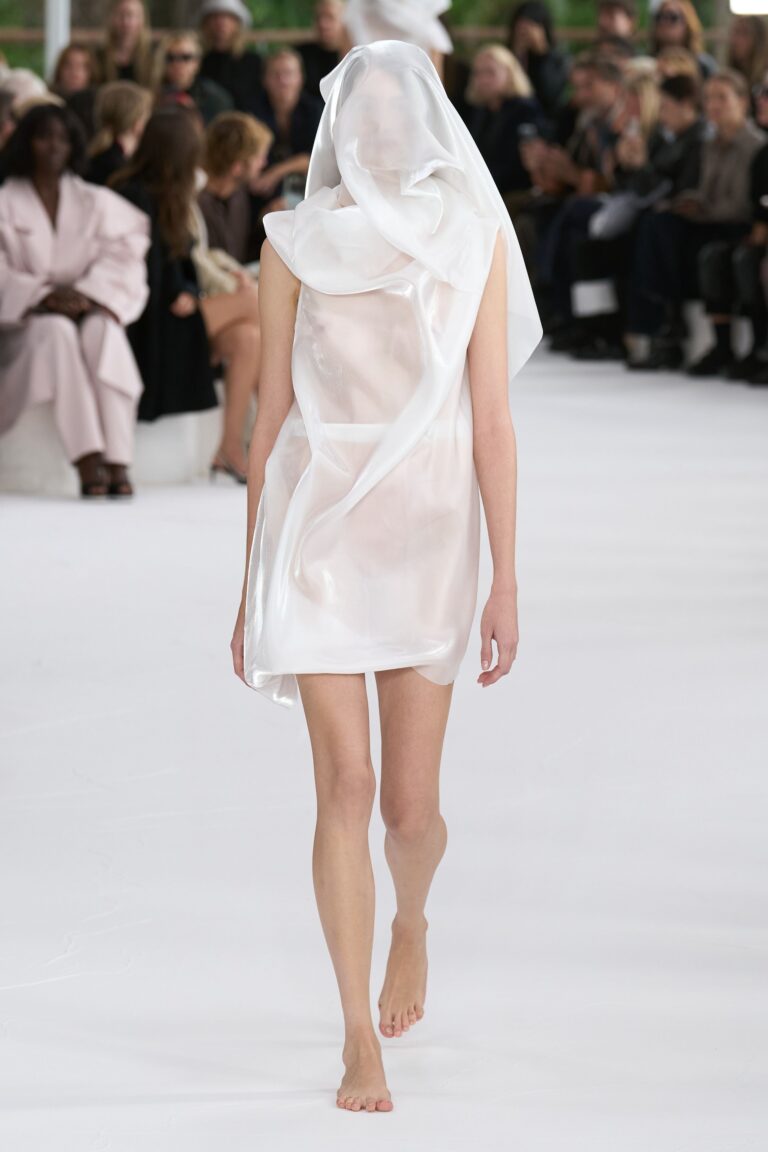 Issey Miyake Spring 2025 Ready-to-Wear