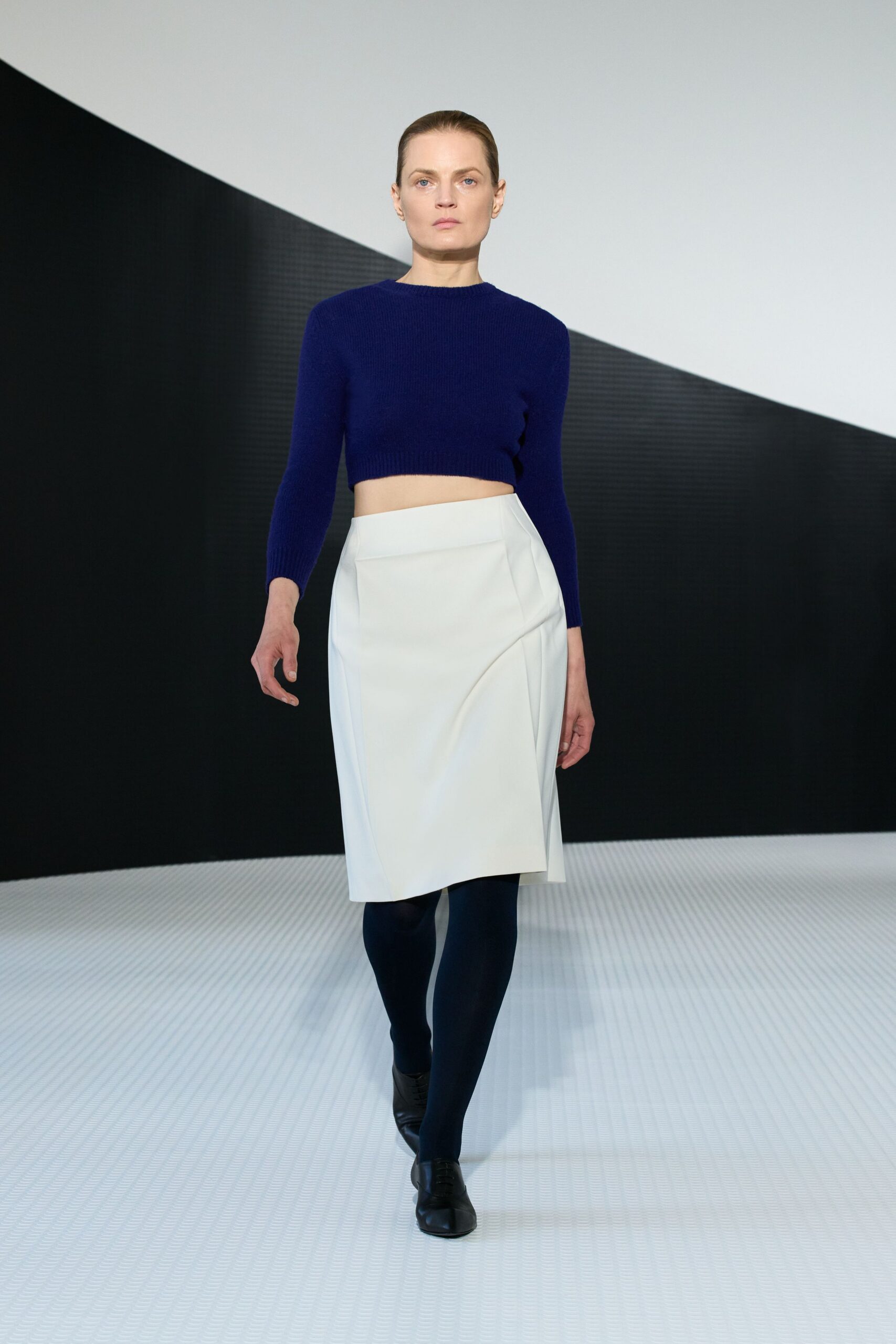 blue wool long-sleeve collared fitted cropped top
