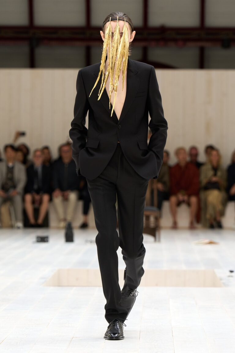 Loewe Spring 2025 Menswear