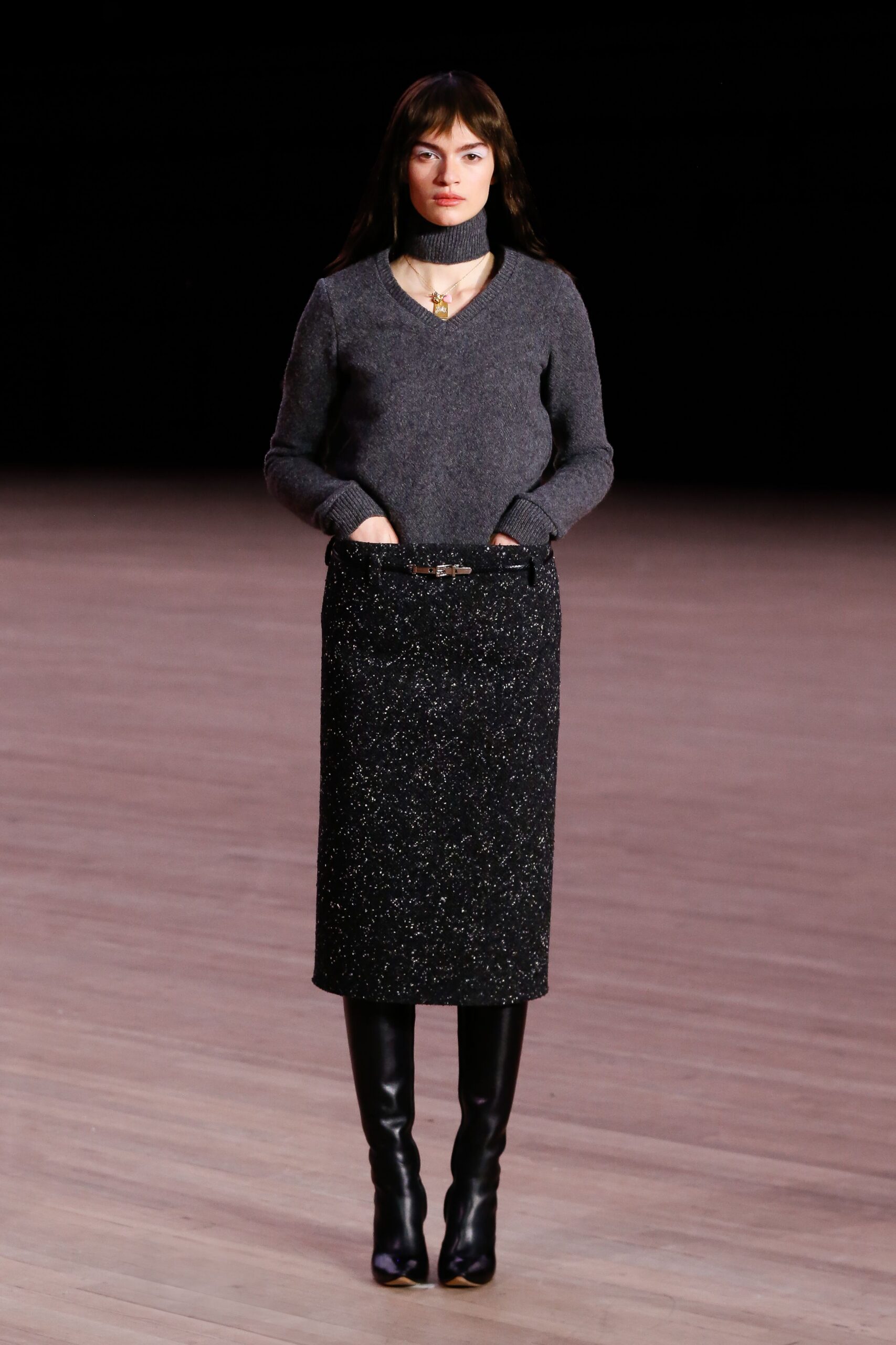gray wool long-sleeve v-neck fitted sweater