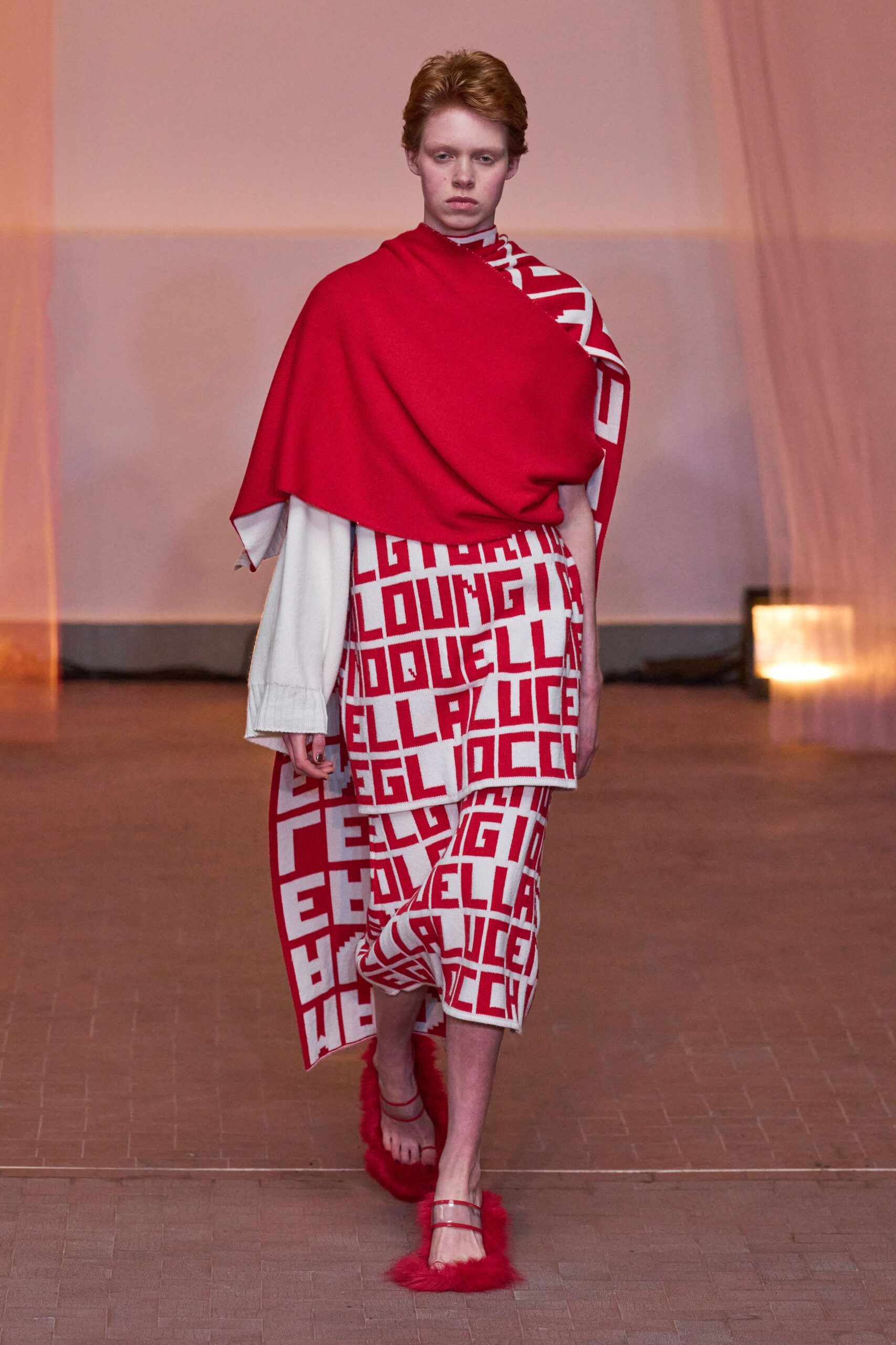 red printed midi dress with pink shoes