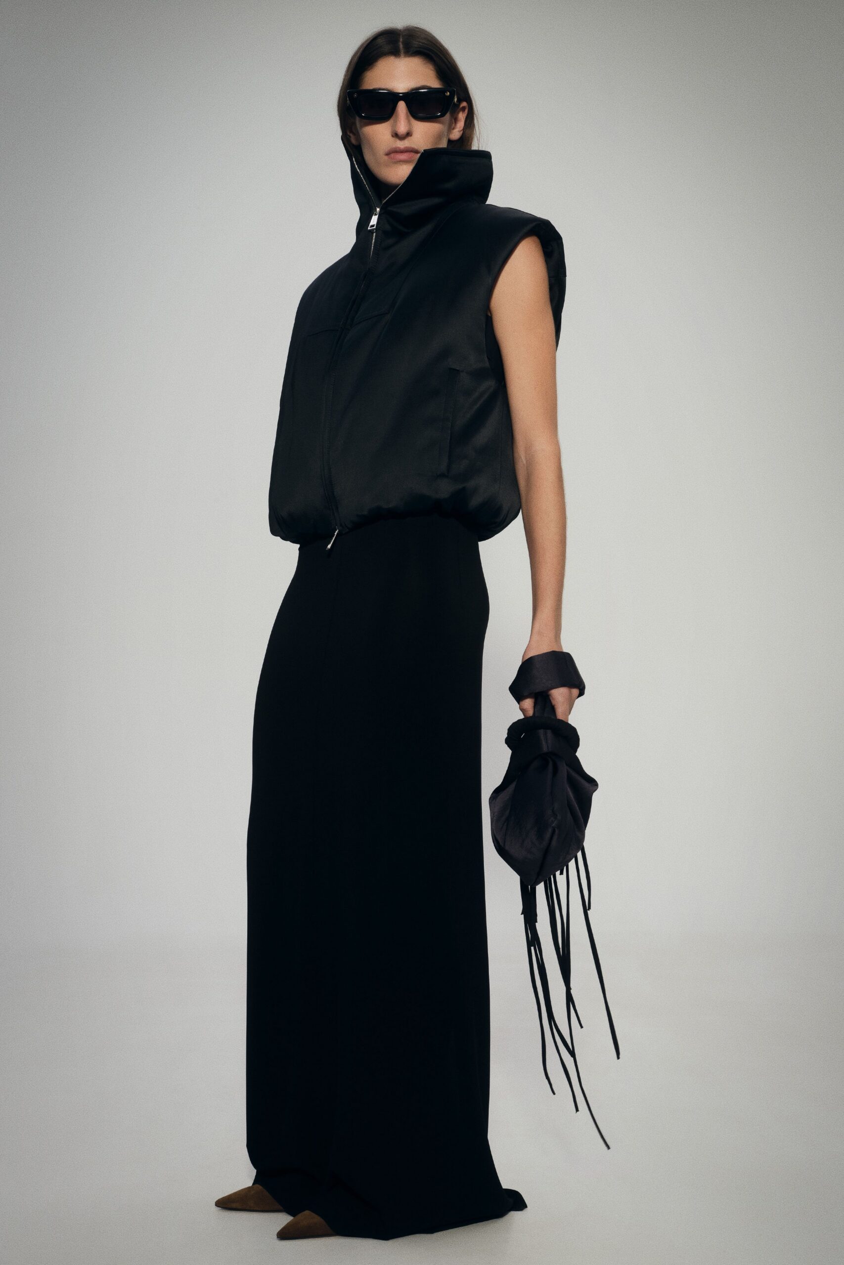 black silk sleeveless hooded fitted zippered top