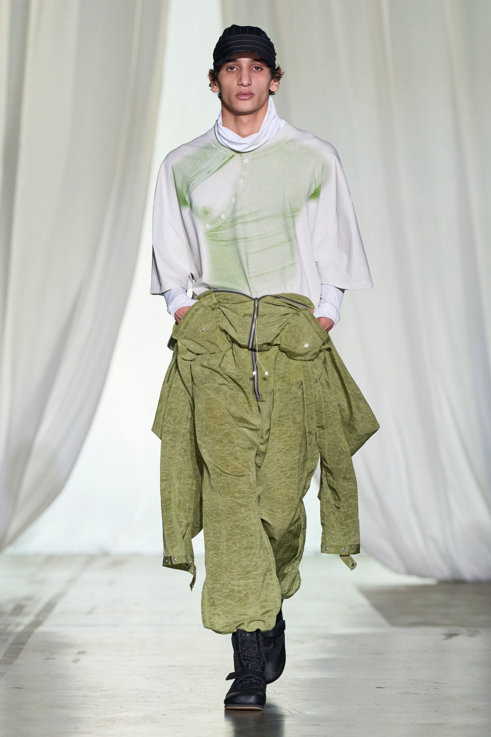 green cotton relaxed cargo pants