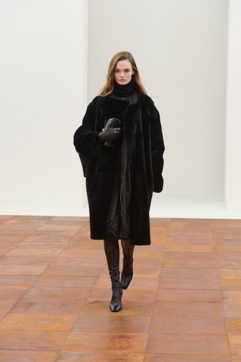 Totême Fall 2025 Ready-to-Wear