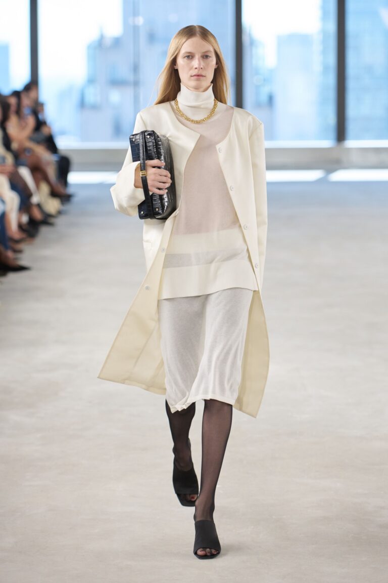 Totême Spring 2025 Ready-to-Wear