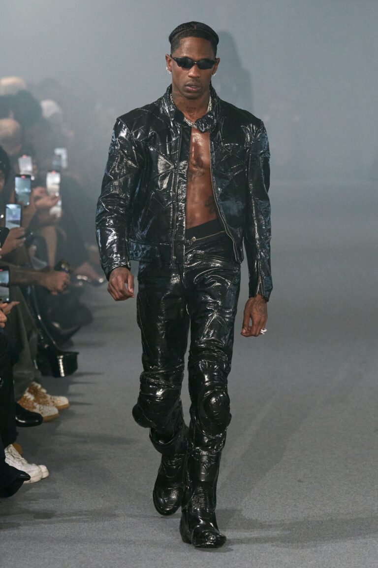 Vetements Spring 2025 Ready-to-Wear