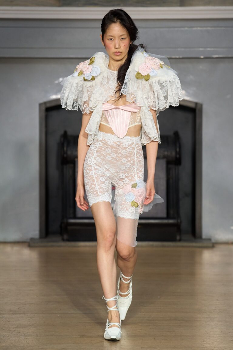 Yuhan Wang Spring 2025 Ready-to-Wear