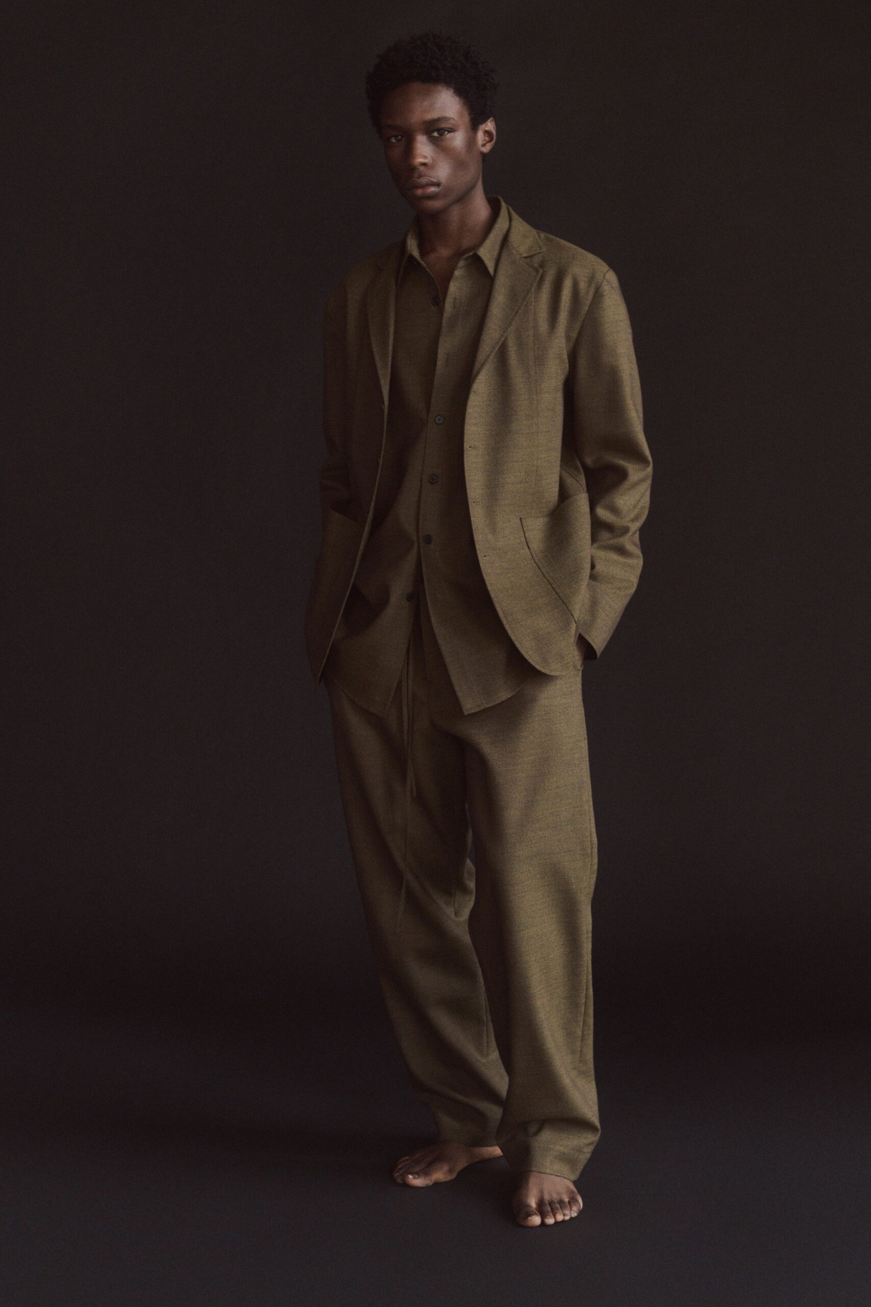brown cotton long-sleeve collared relaxed buttoned suit