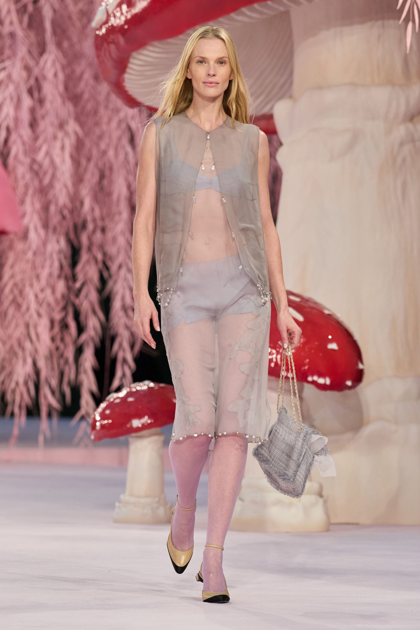 gray silk sleeveless collared fitted buttoned top