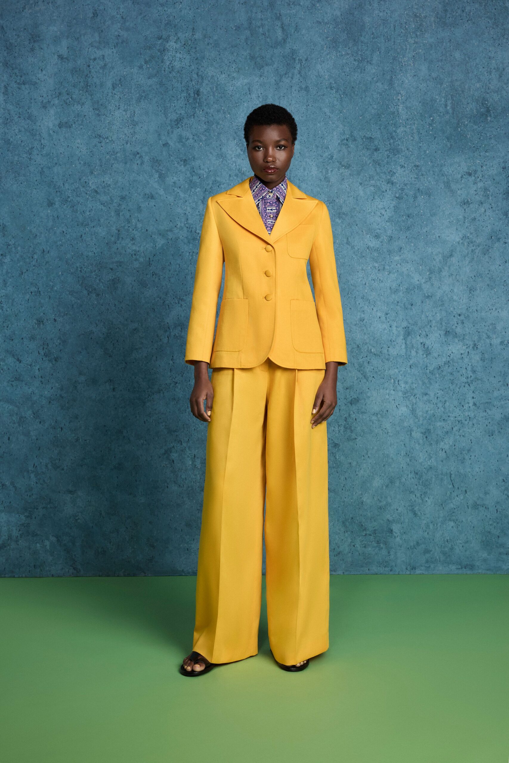 yellow long-sleeve collared tailored suit