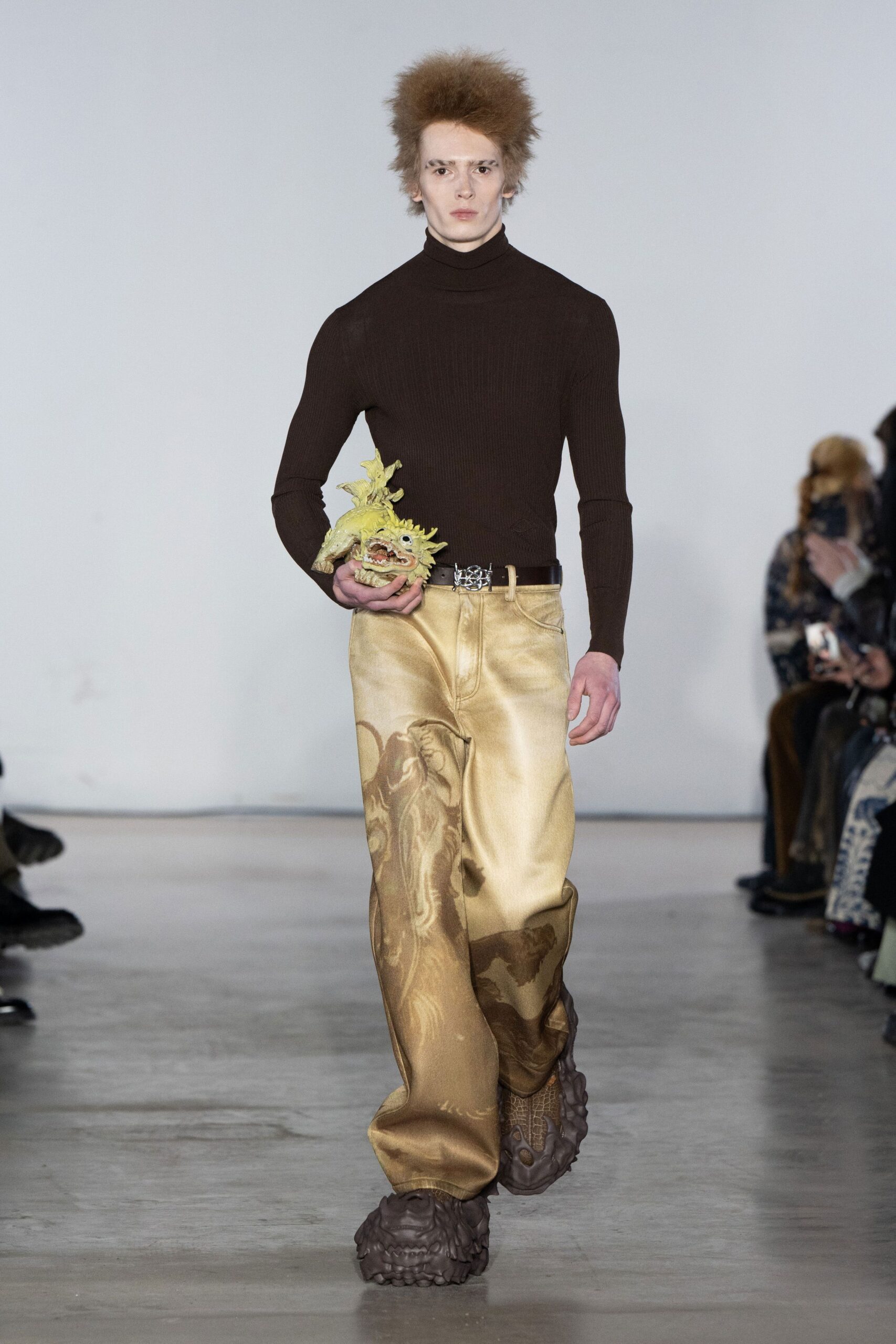 brown wool long-sleeve turtleneck fitted top