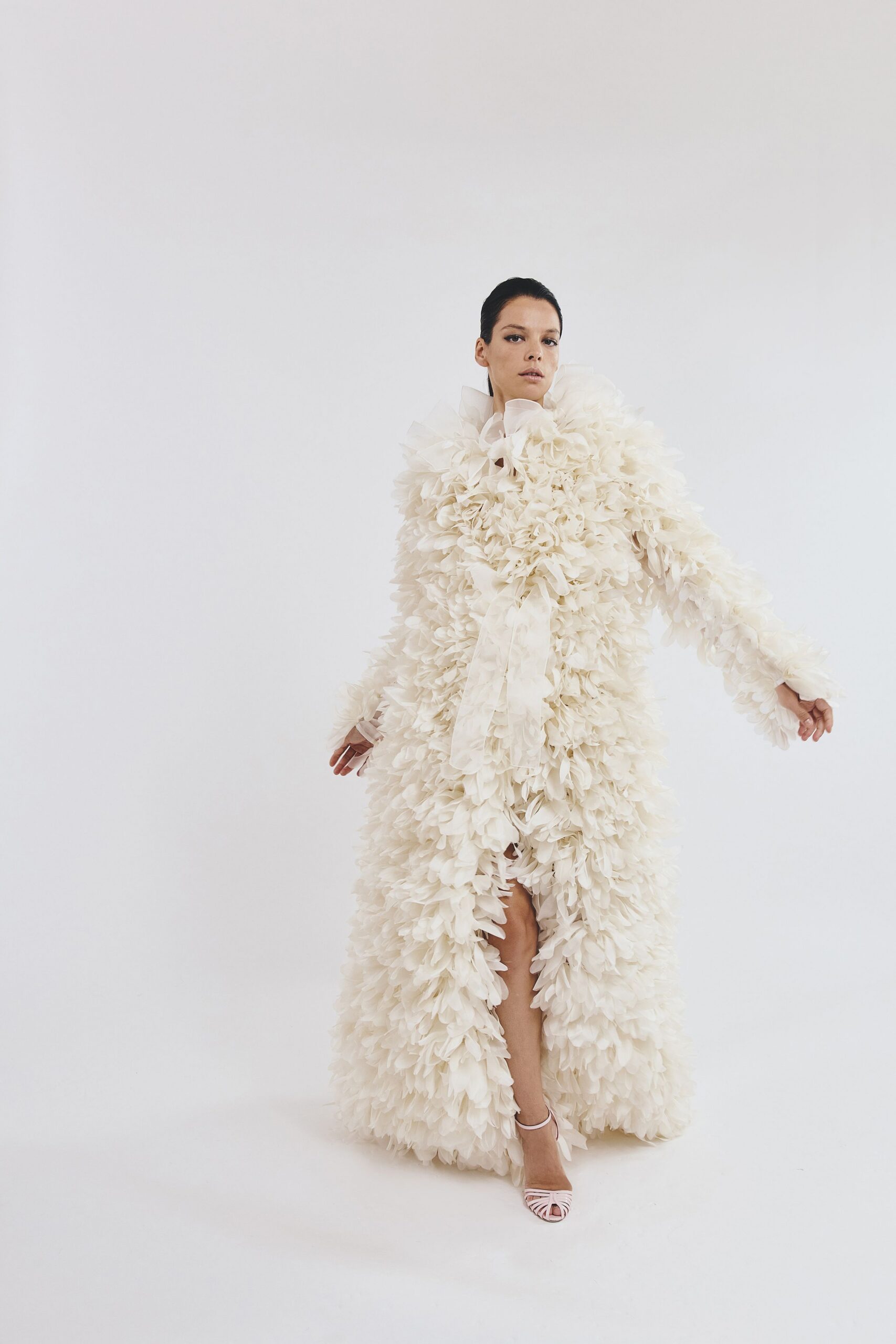white faux-fur long-sleeve collared relaxed ruffled maxi coat