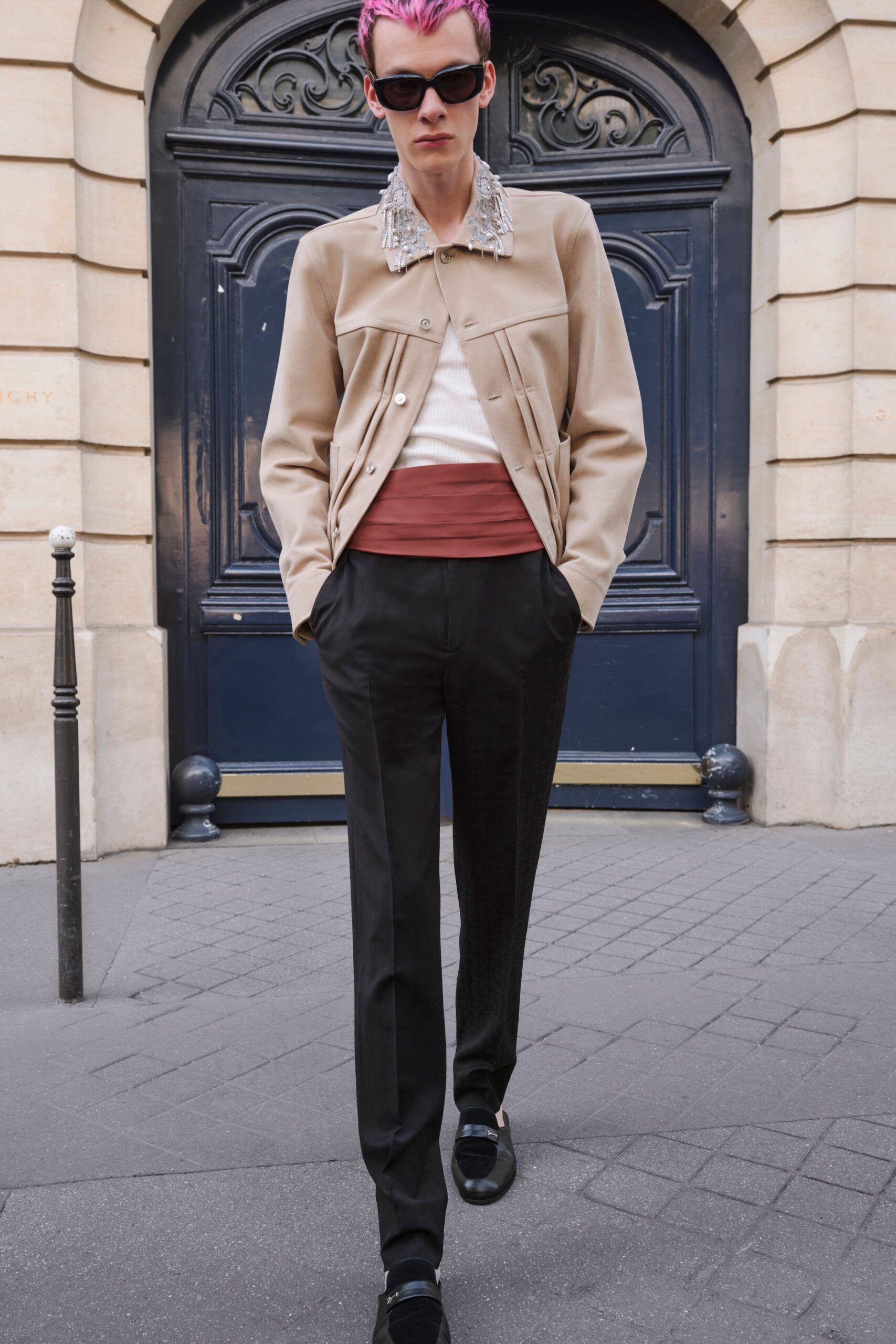 beige cotton long-sleeve collared fitted buttoned jacket