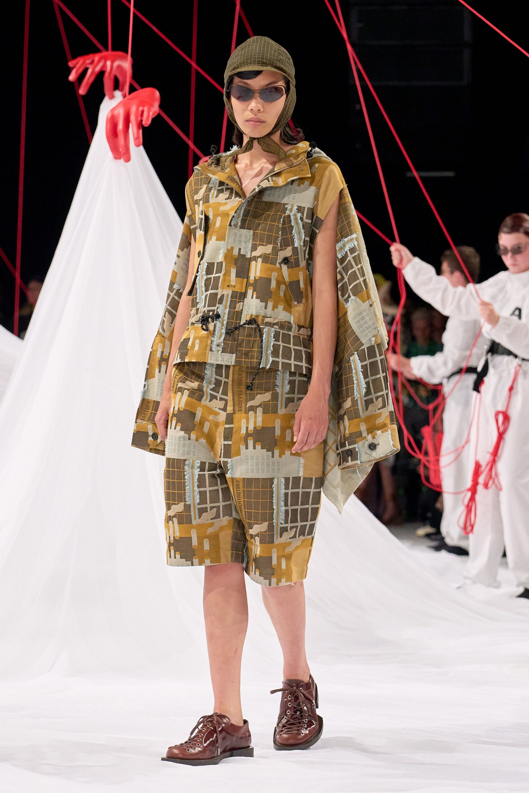brown cotton sleeveless relaxed printed cape