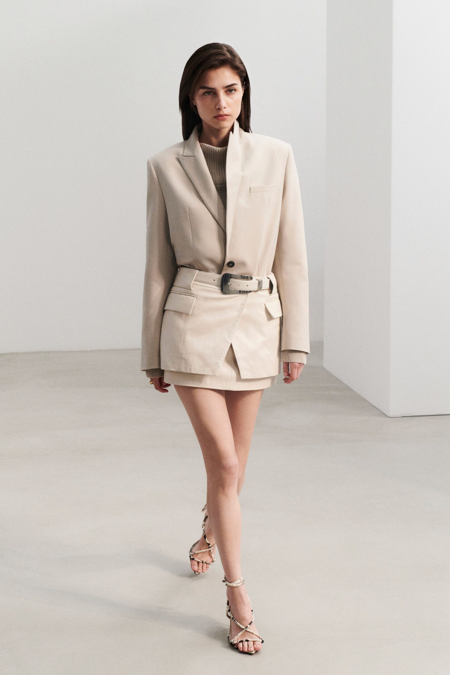 beige cotton fitted zippered pencil mini skirt