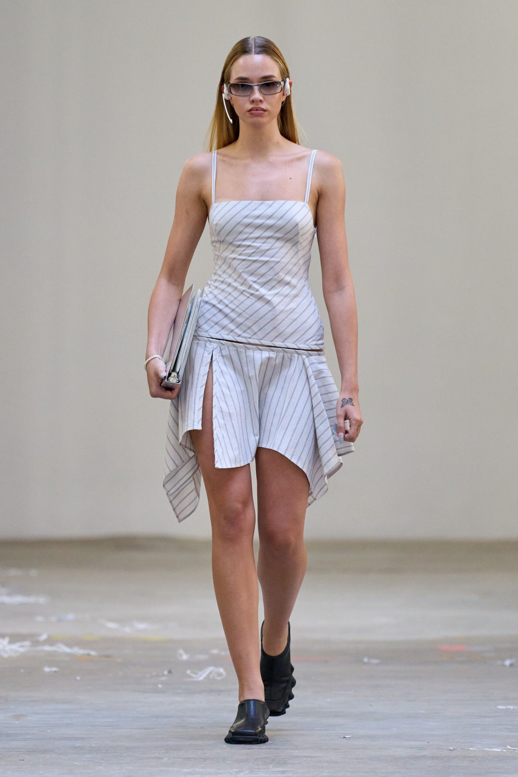 gray metallic bag