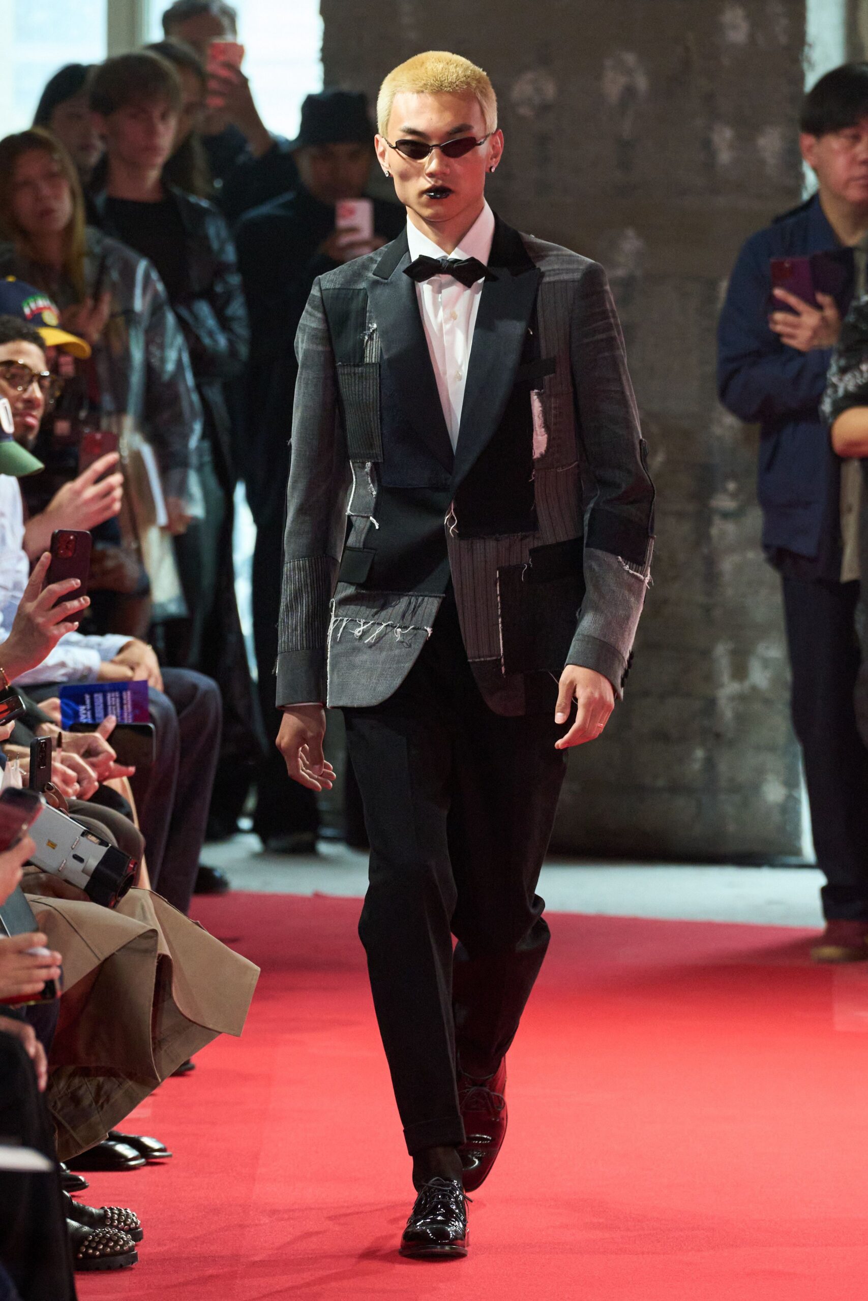 black cotton long-sleeve collared tailored buttoned blazer