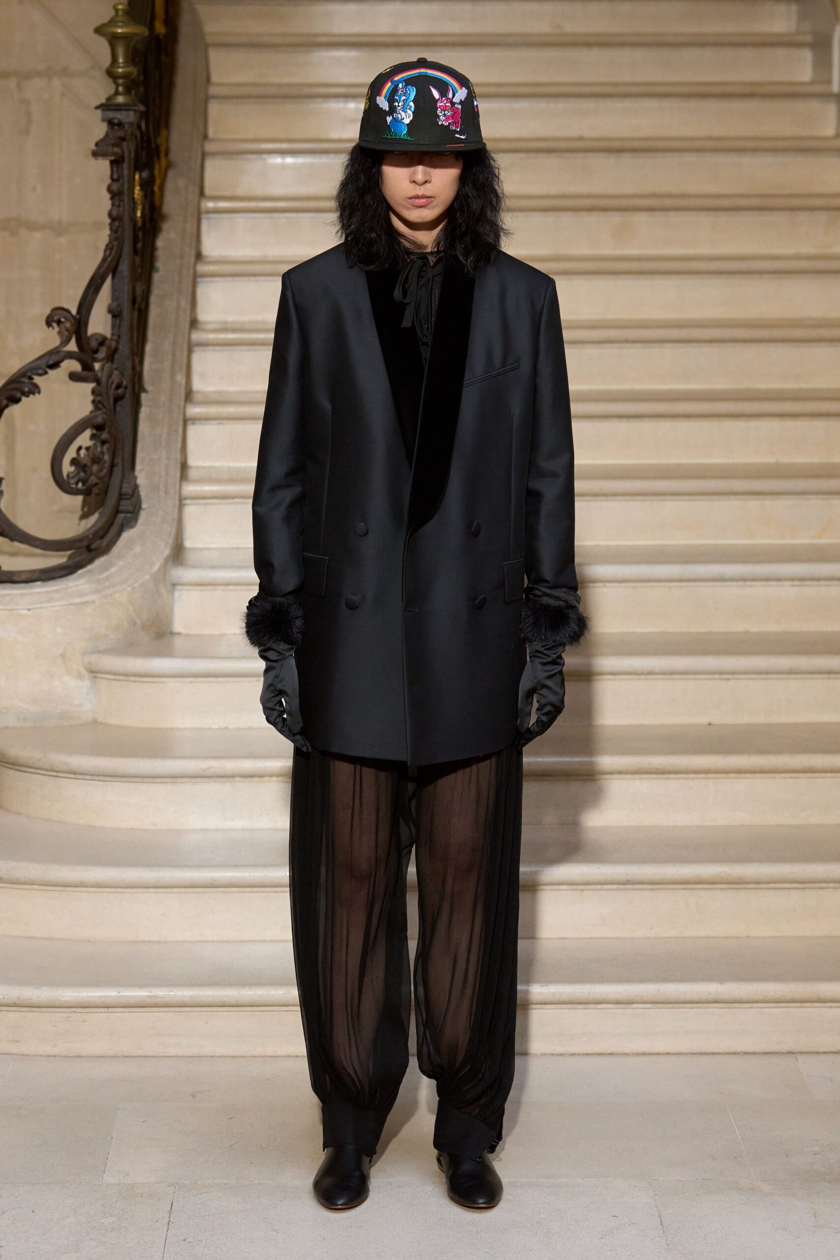 black silk long-sleeve collared tailored pockets blazer