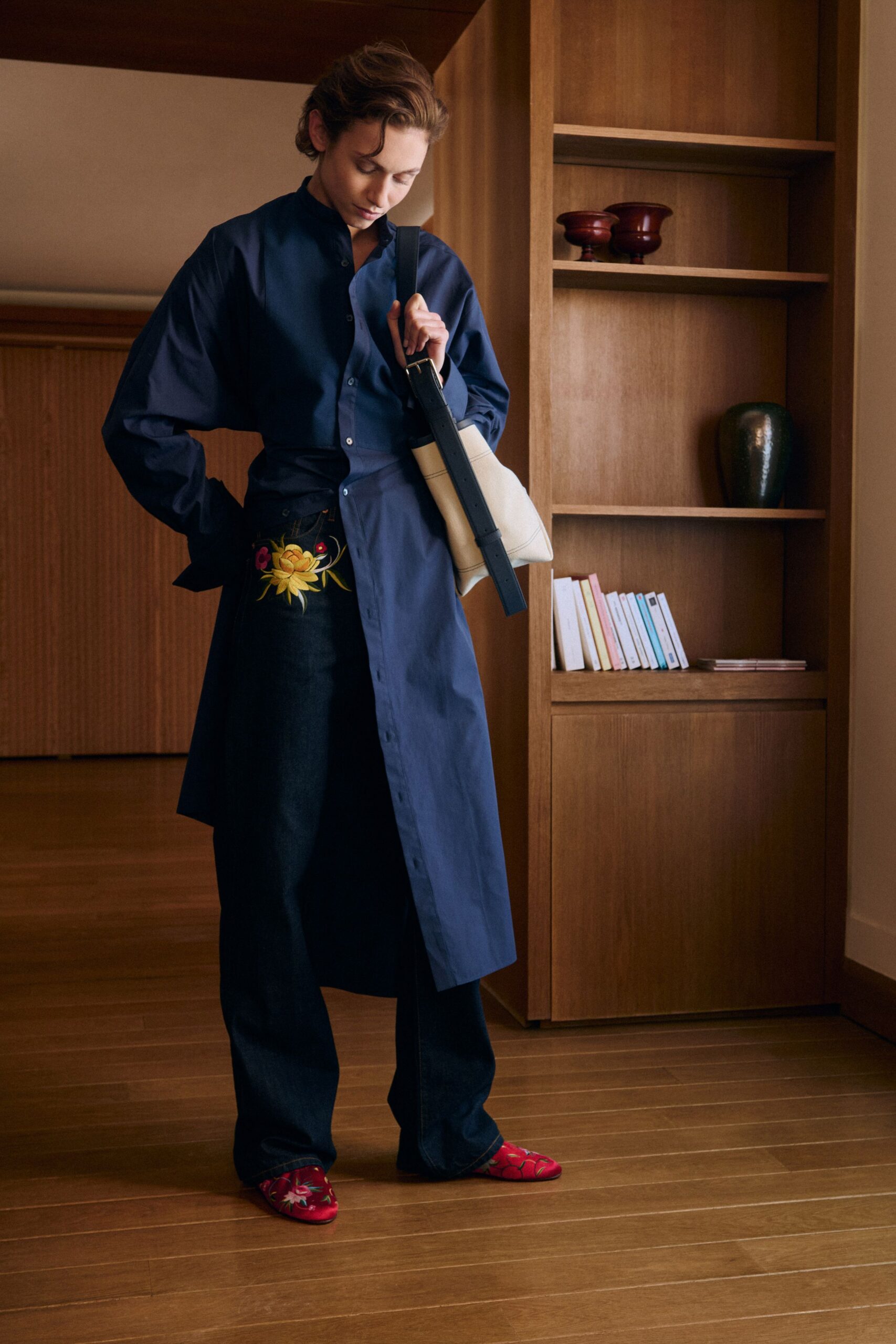 blue cotton long-sleeve collared relaxed buttoned midi shirt-dress