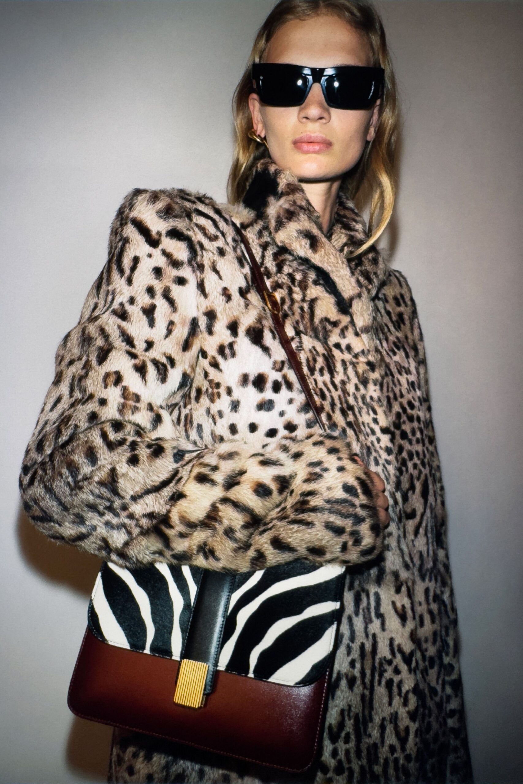 animal-print fur coat with bag