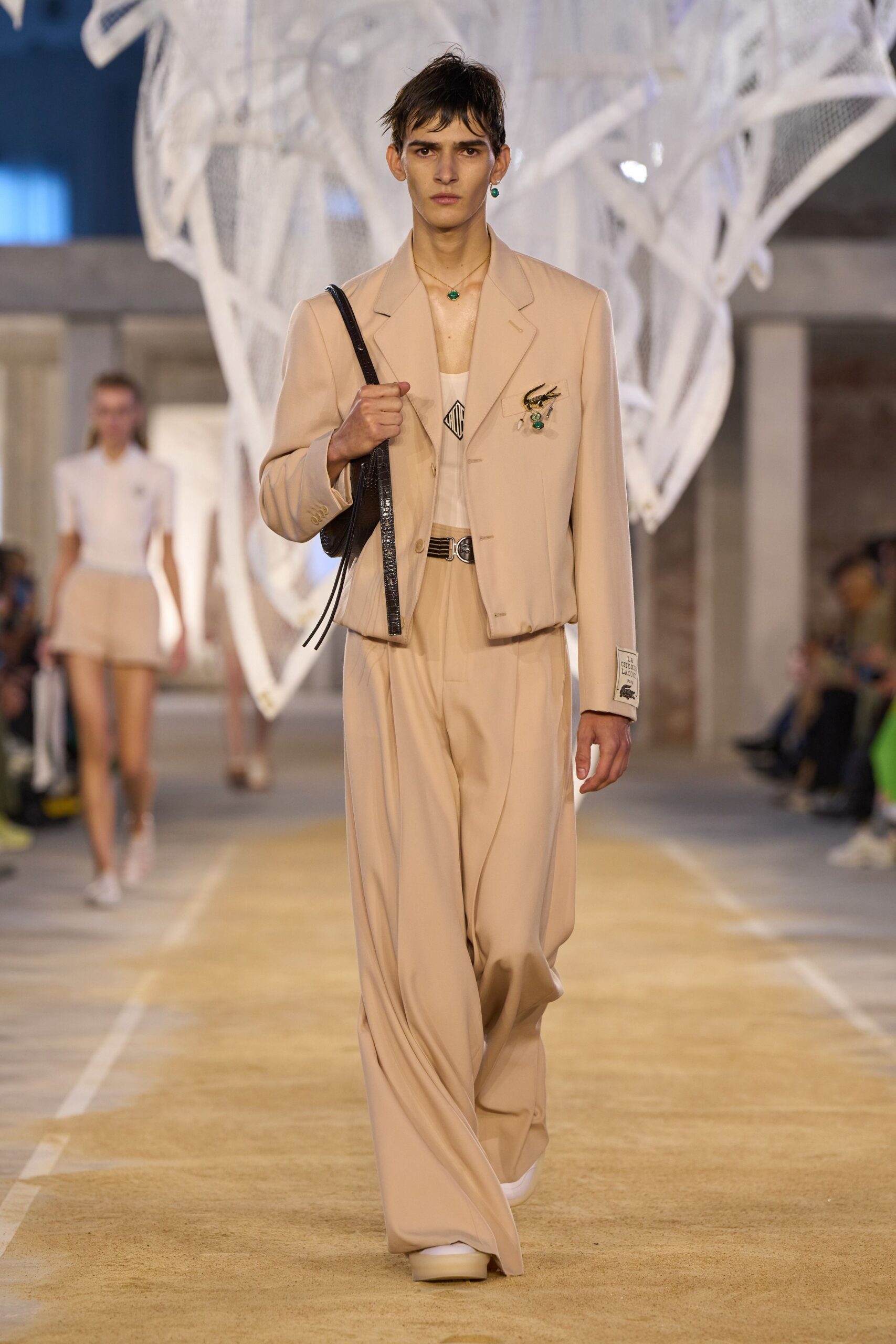 beige cotton long-sleeve collared relaxed buttoned suit