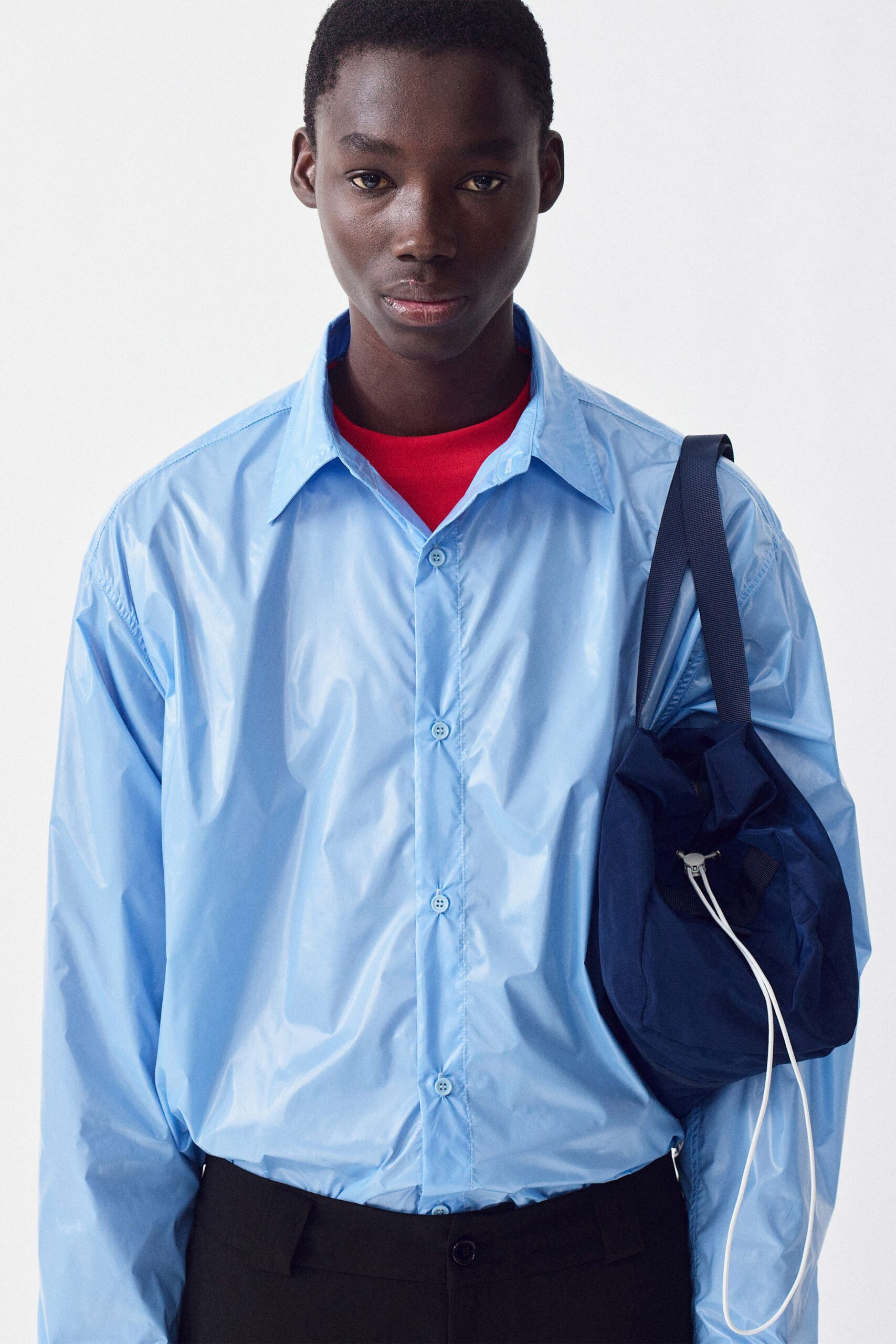 red cotton short-sleeve collared fitted t-shirt
