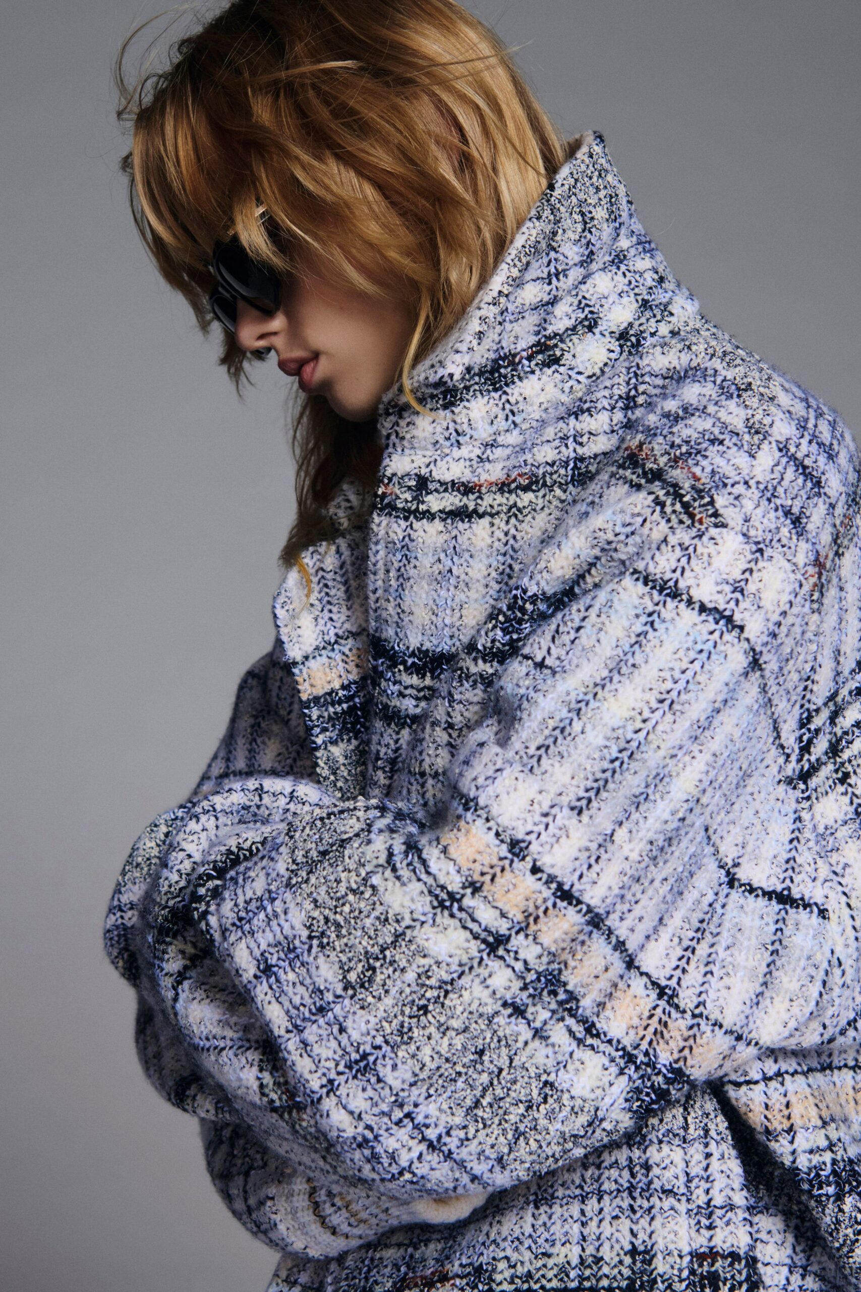 blue wool long-sleeve collared oversized checked coat