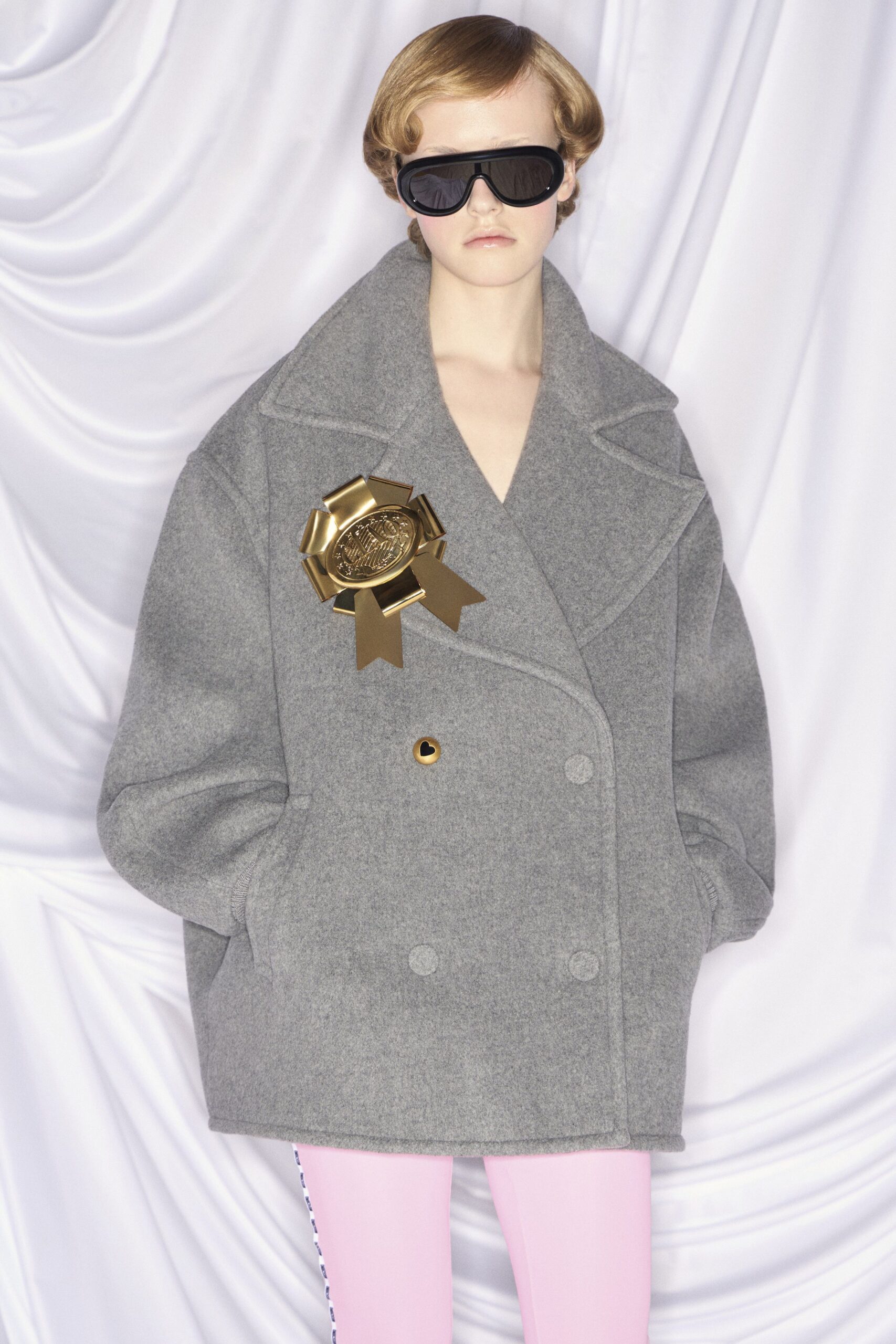 gray wool long-sleeve collared oversized buttoned coat
