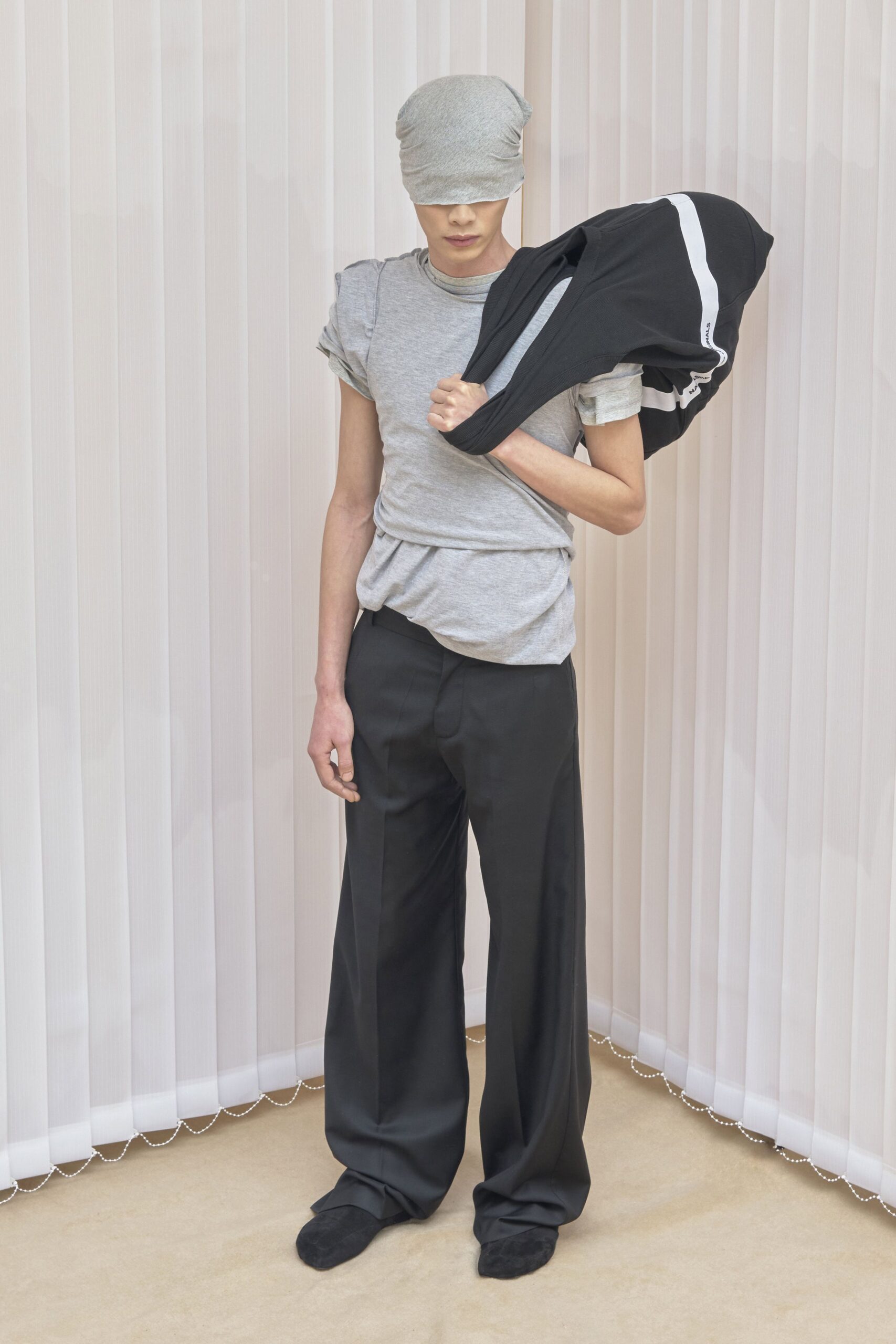 gray cotton short-sleeve collared relaxed t-shirt