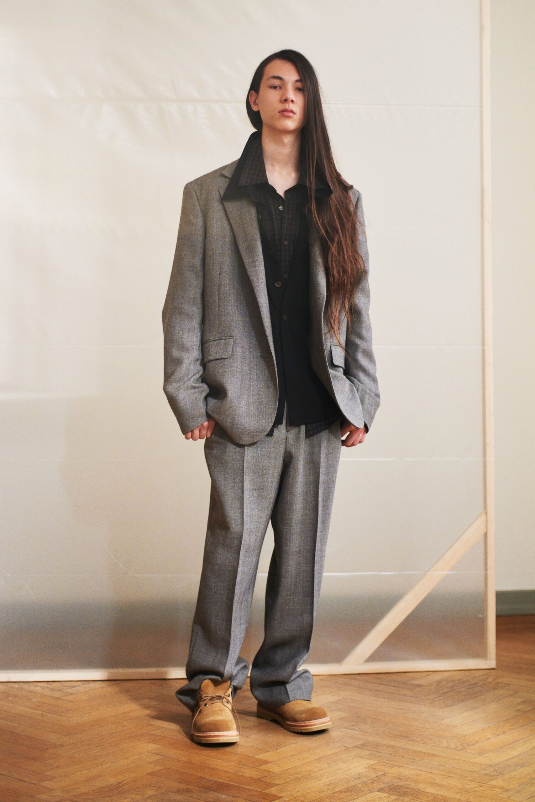 gray oversized blazer with black shirt