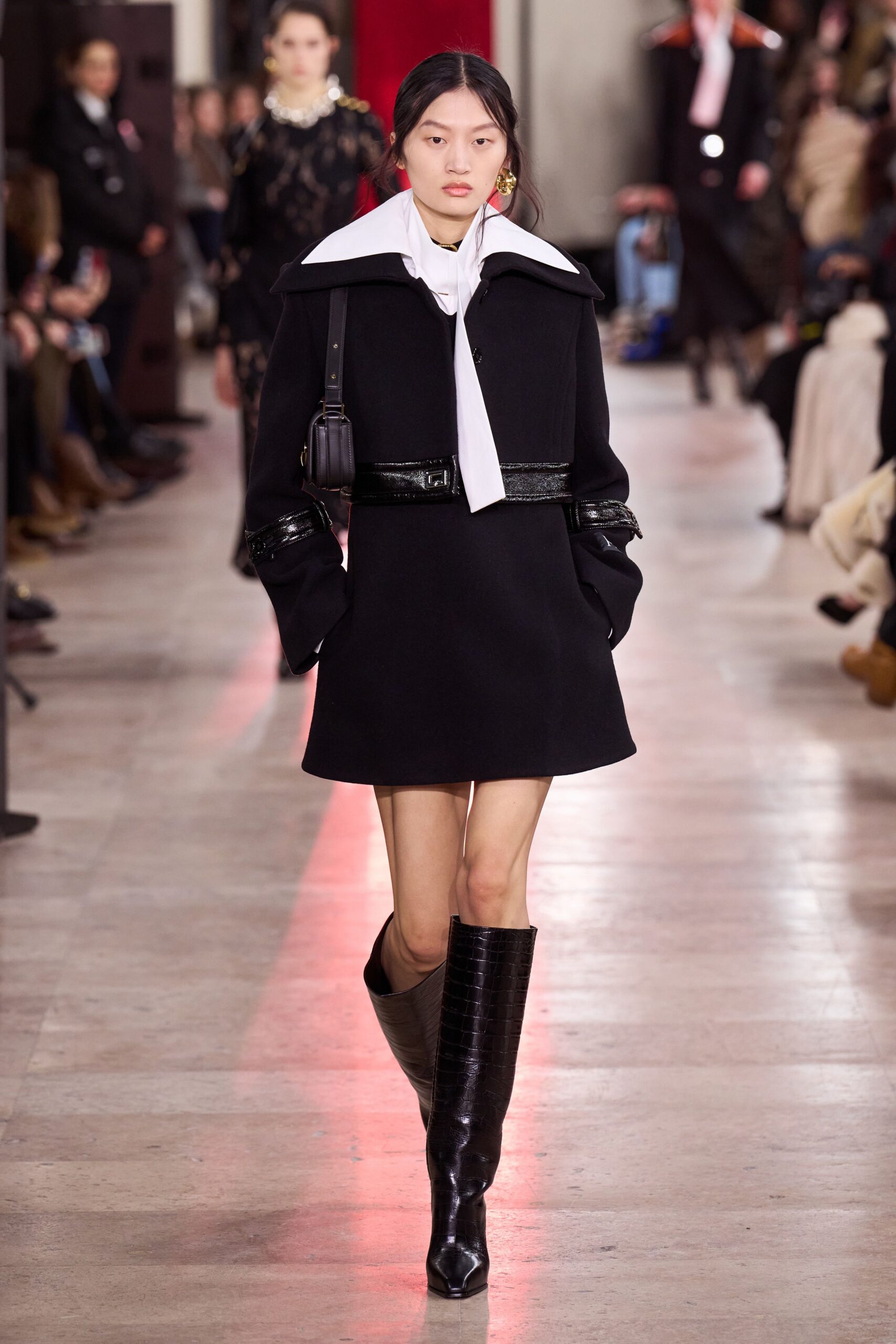 black wool long-sleeve collared fitted belted short coat