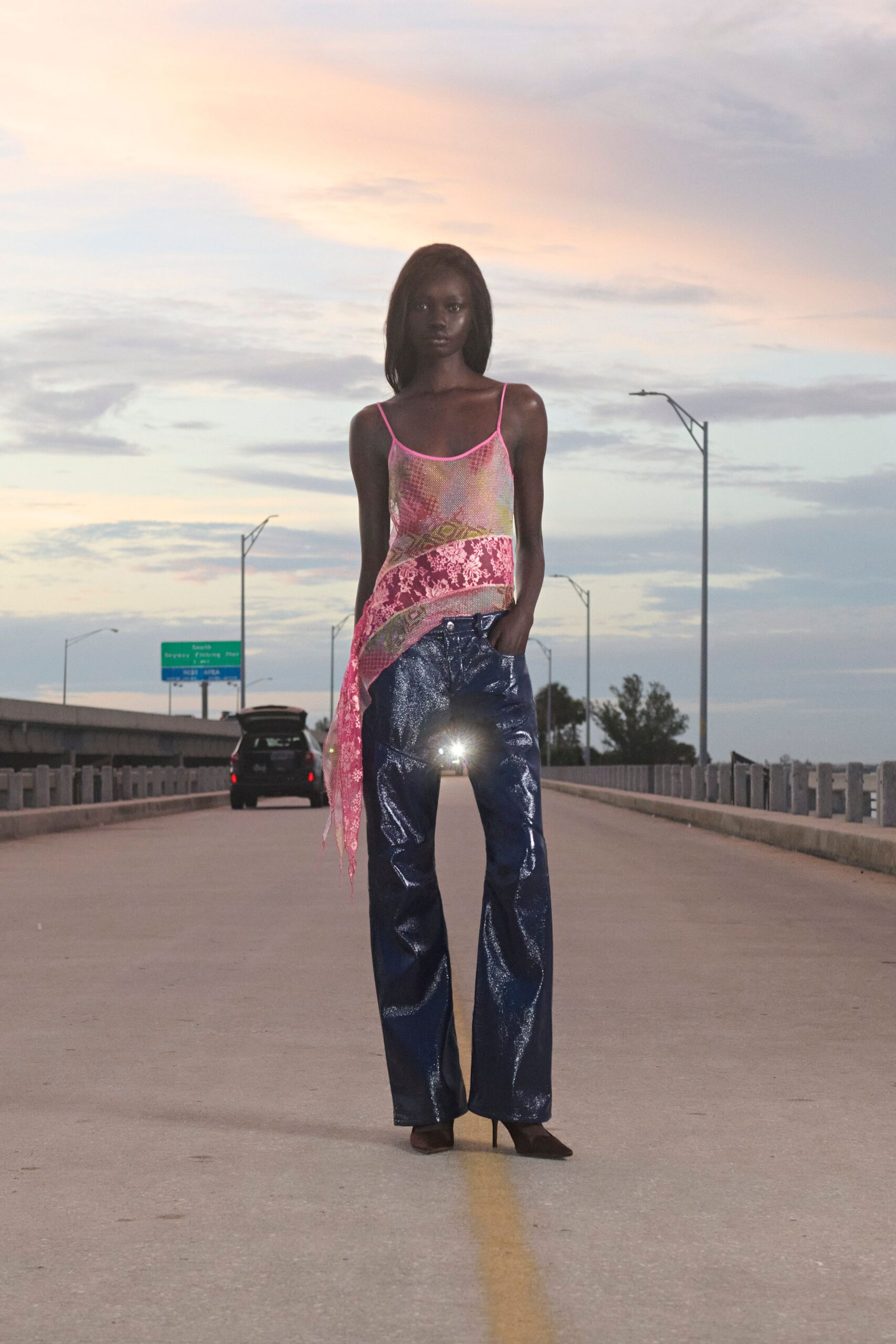 pink lace sleeveless v-neck fitted layered top