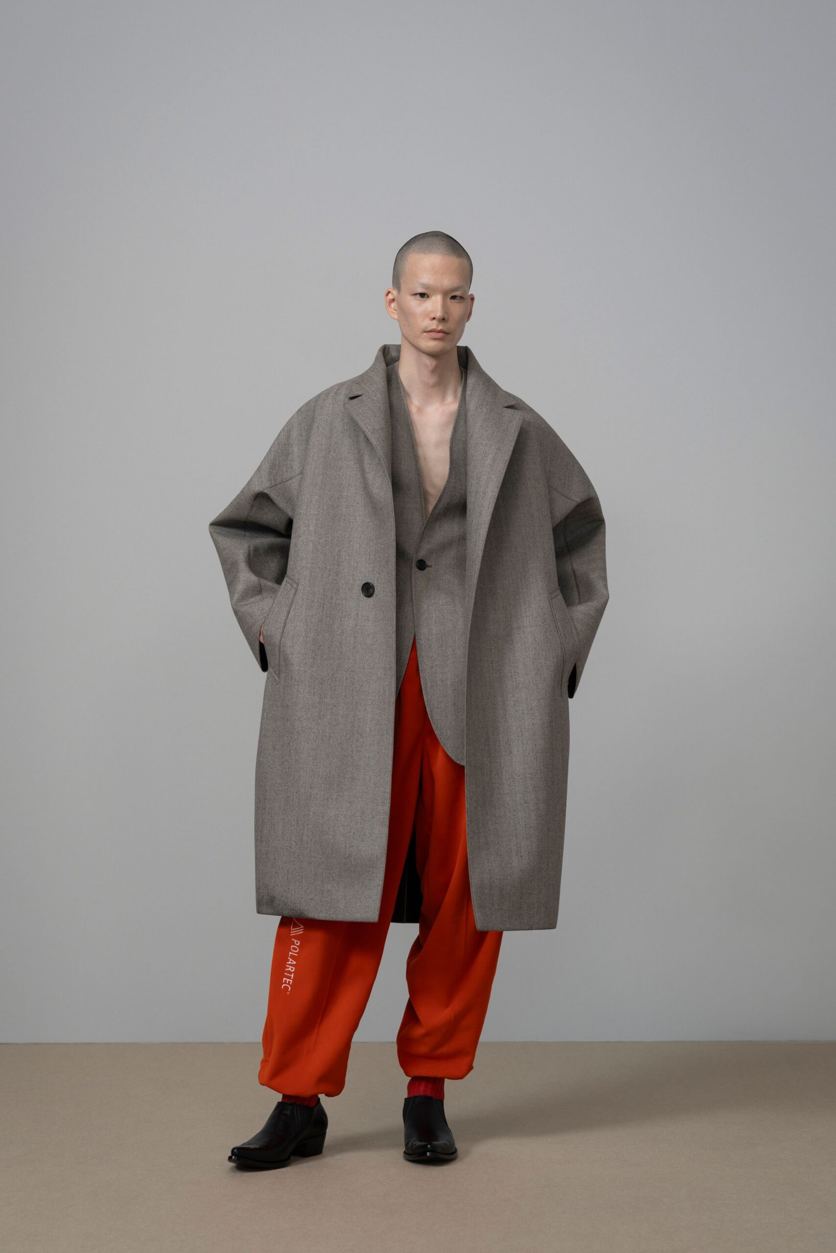gray wool long-sleeve collared oversized coat