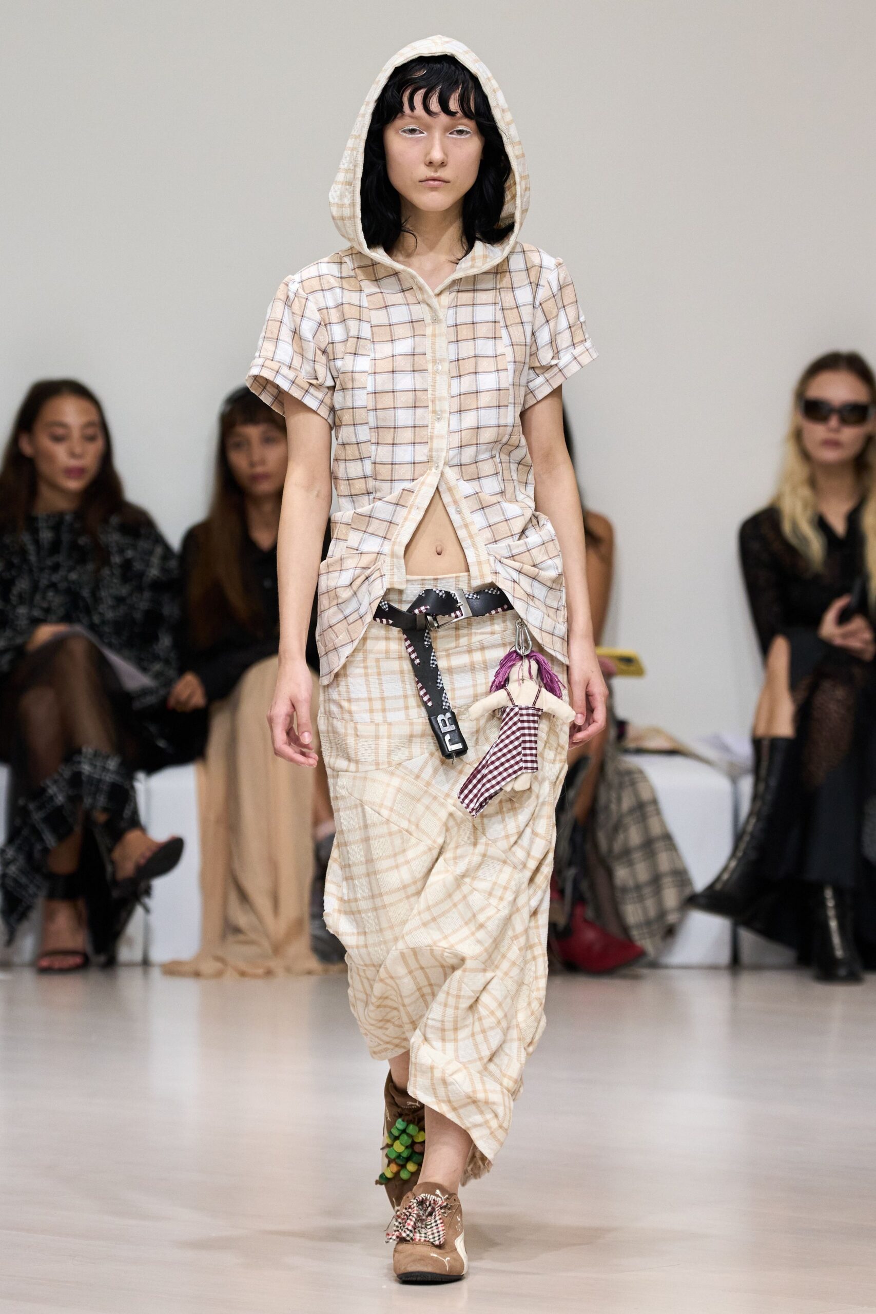 beige cotton short-sleeve collared relaxed checked cropped shirt