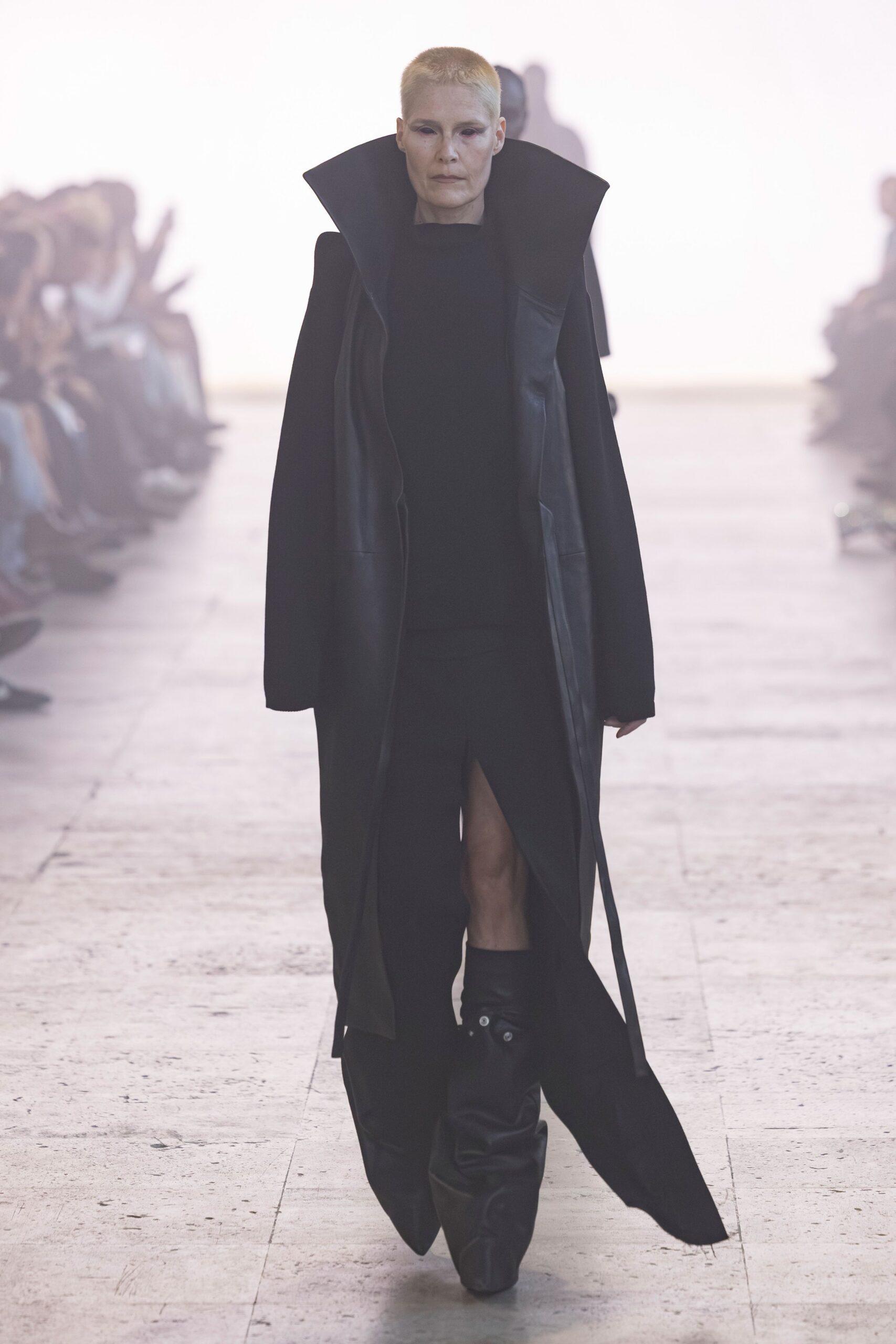 black leather long-sleeve collared fitted maxi coat