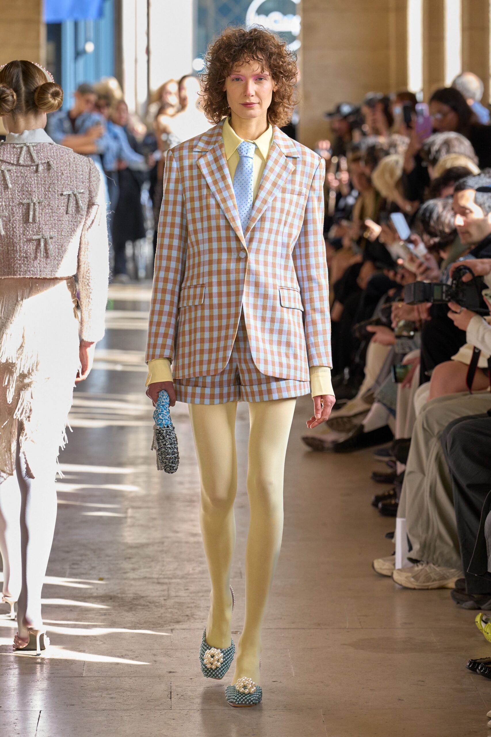 yellow cotton long-sleeve collared fitted shirt