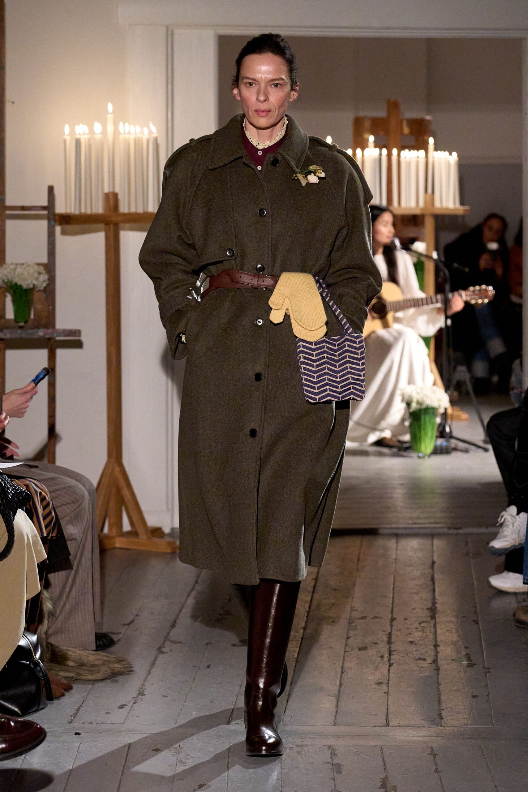 green wool long-sleeve collared relaxed buttoned pockets coat