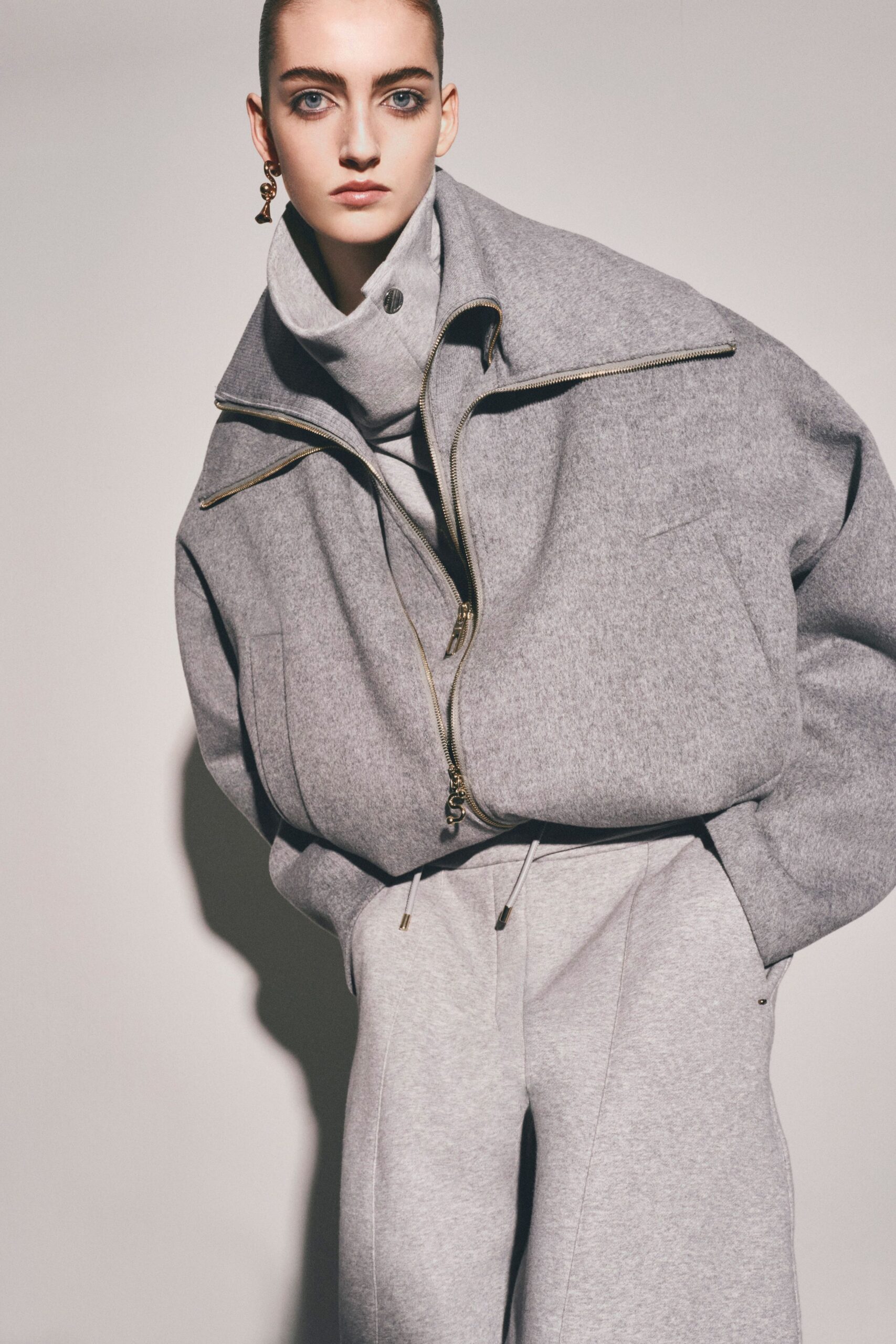 gray cotton long-sleeve collared oversized zippered jacket