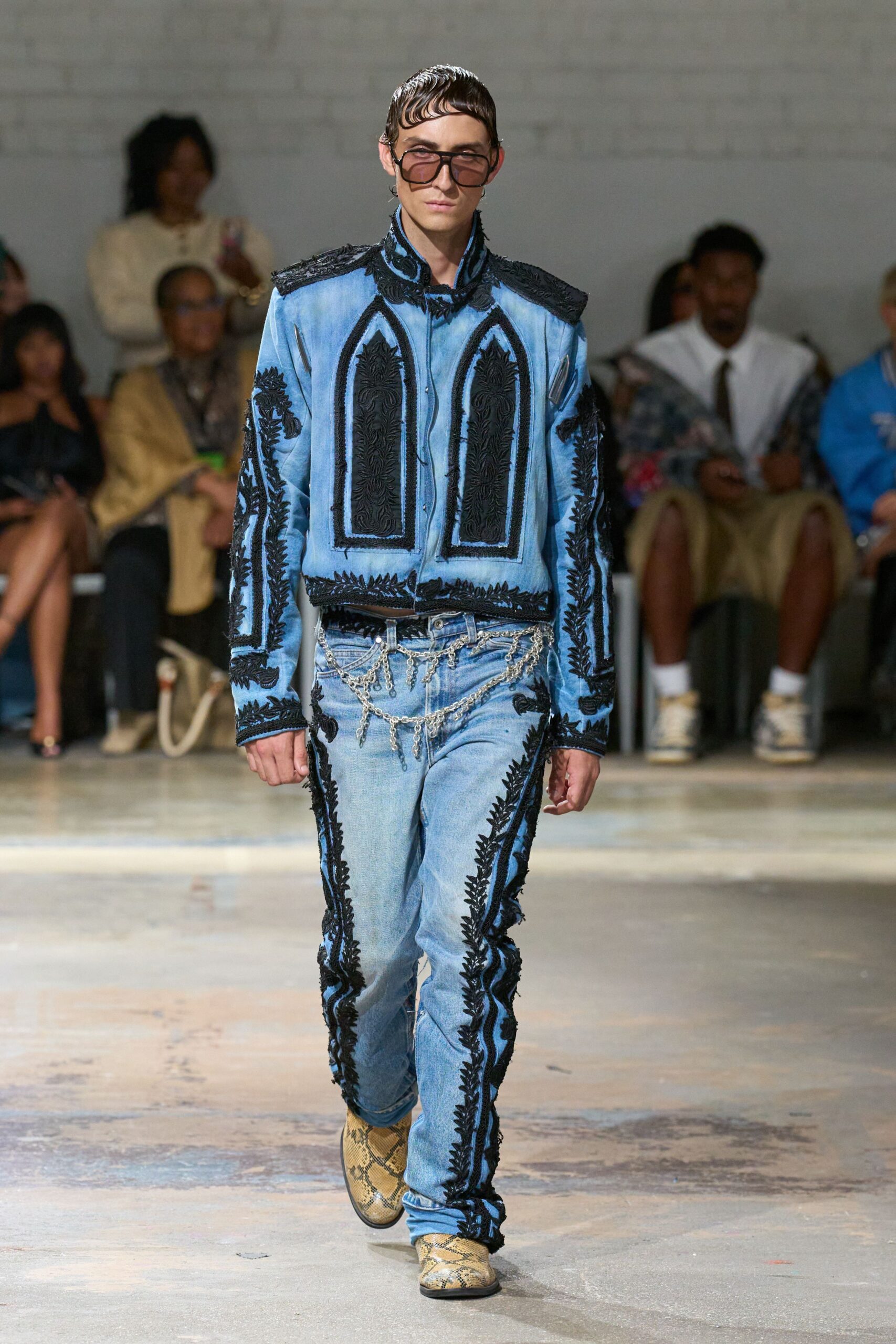 blue denim long-sleeve collared fitted embroidered jacket