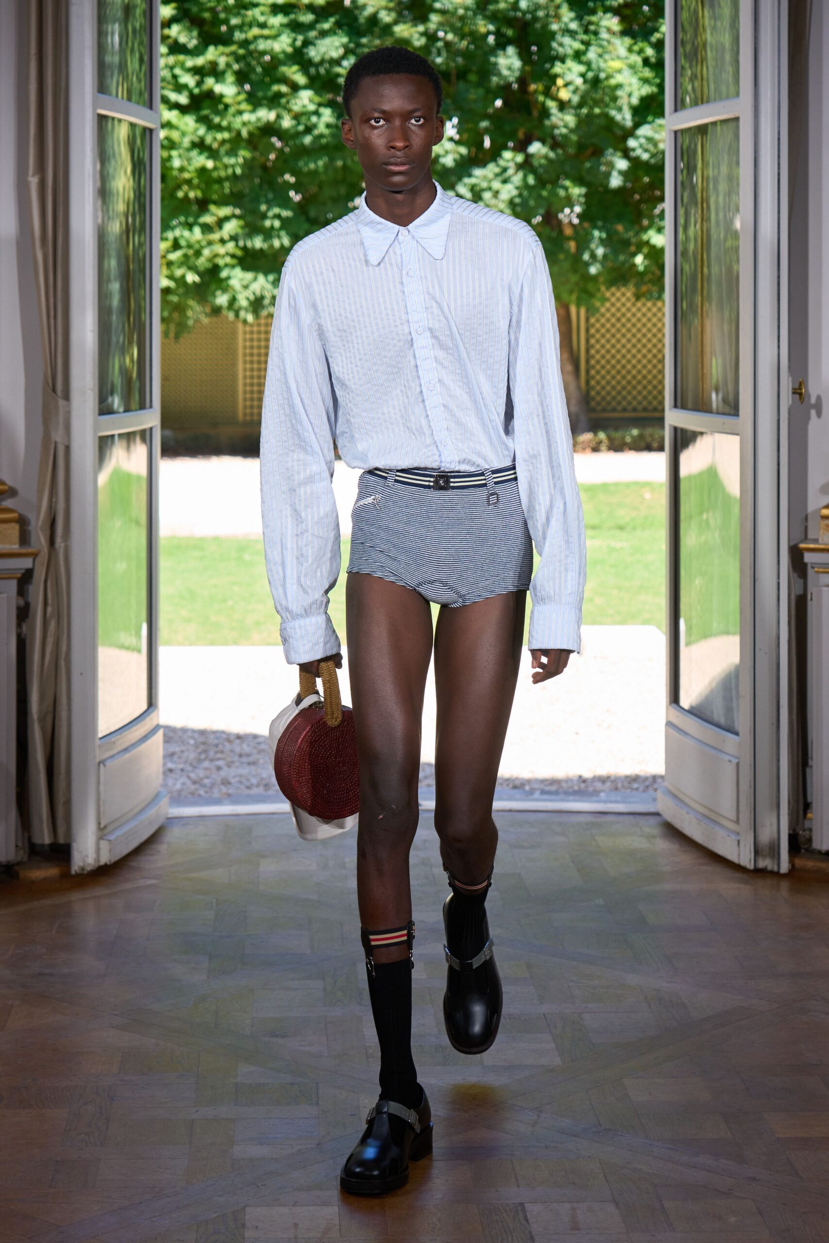 gray cotton fitted pleated short shorts
