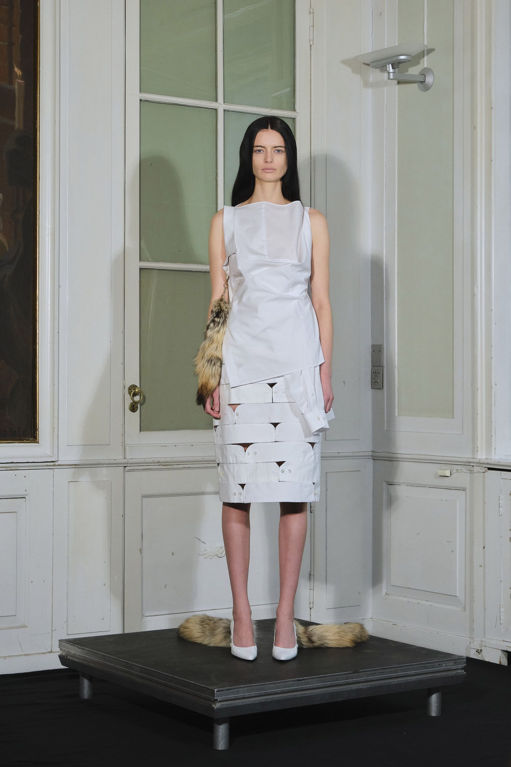 white fitted sleeveless dress