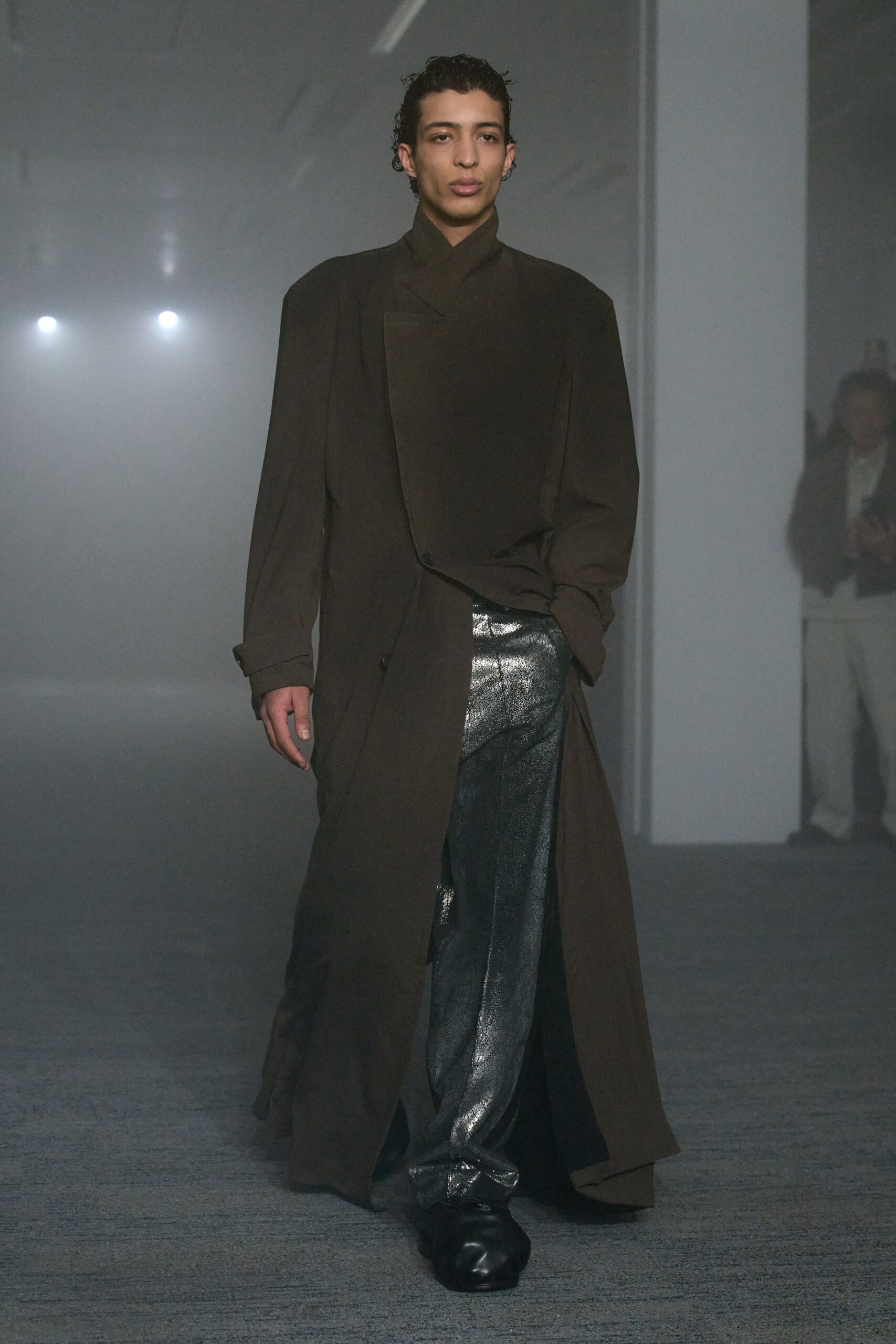 brown wool long-sleeve collared relaxed draped coat
