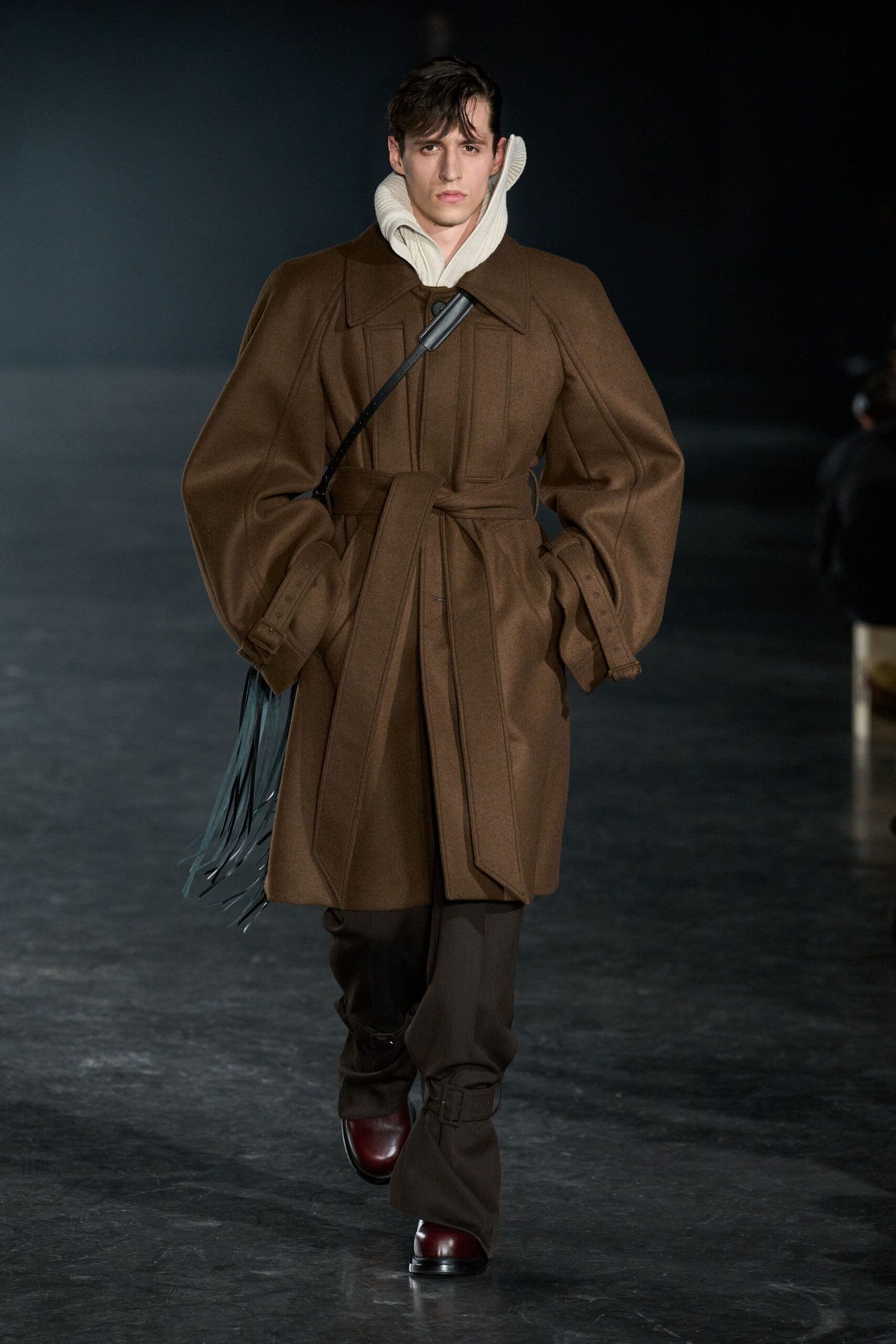brown oversized coat with fitted pants