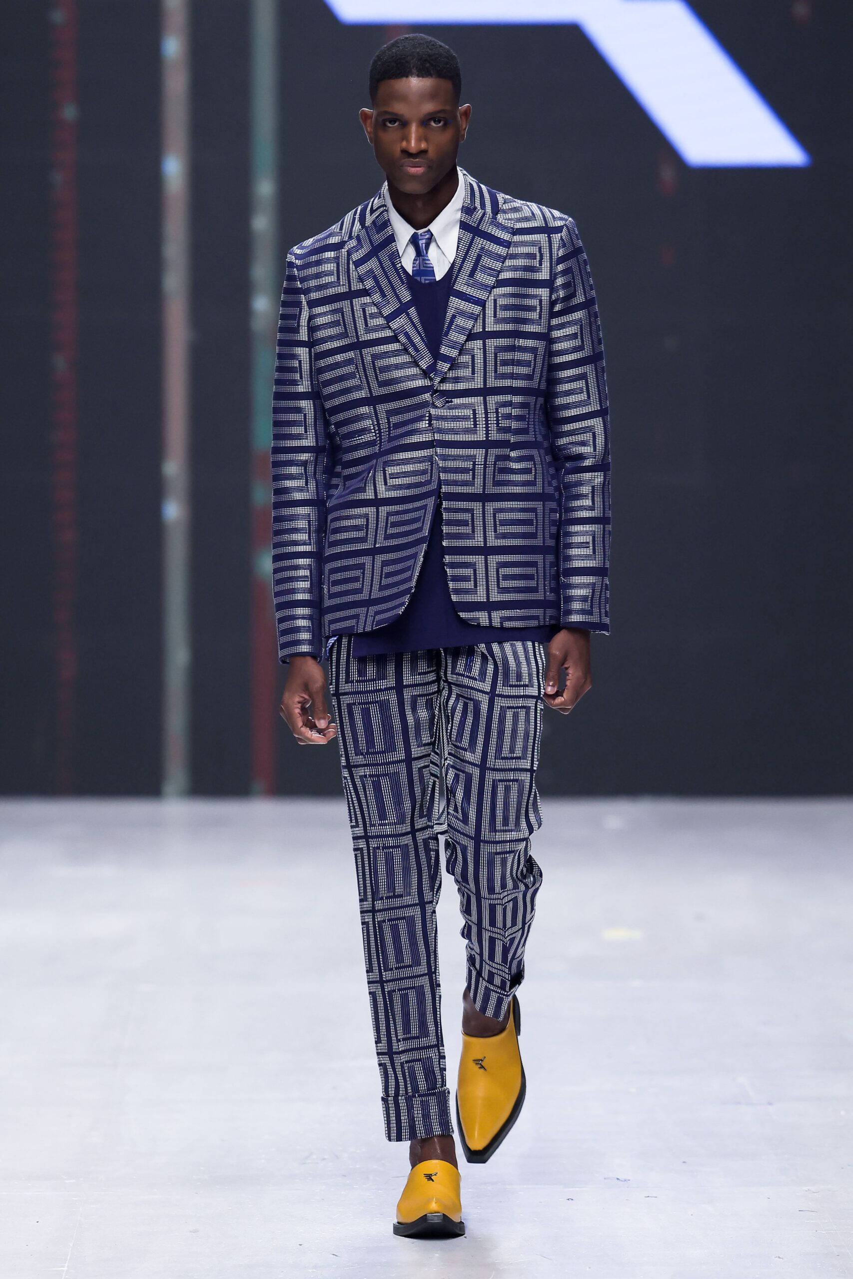 blue cotton long-sleeve collared tailored printed suit
