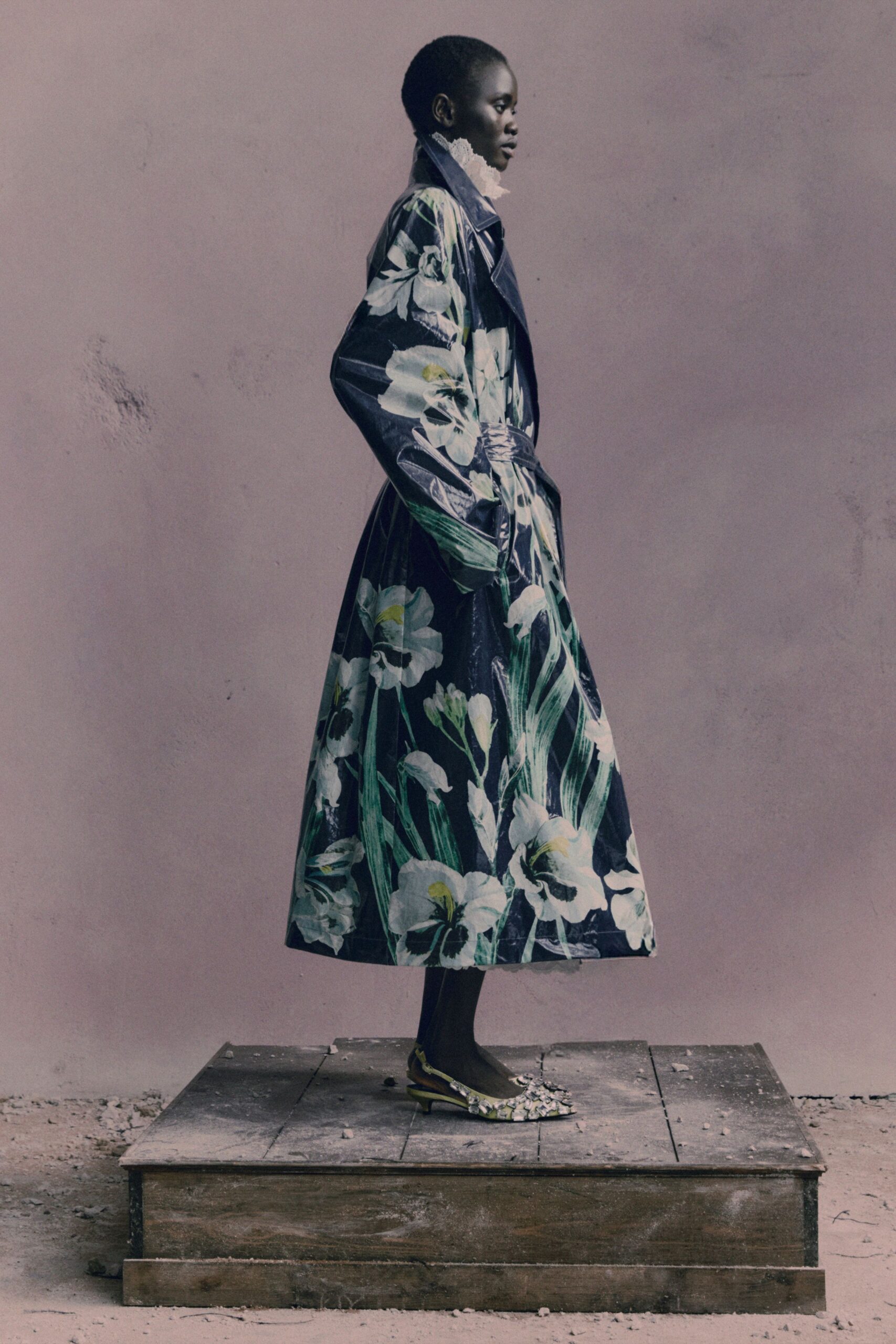 blue cotton long-sleeve collared relaxed floral buttoned coat