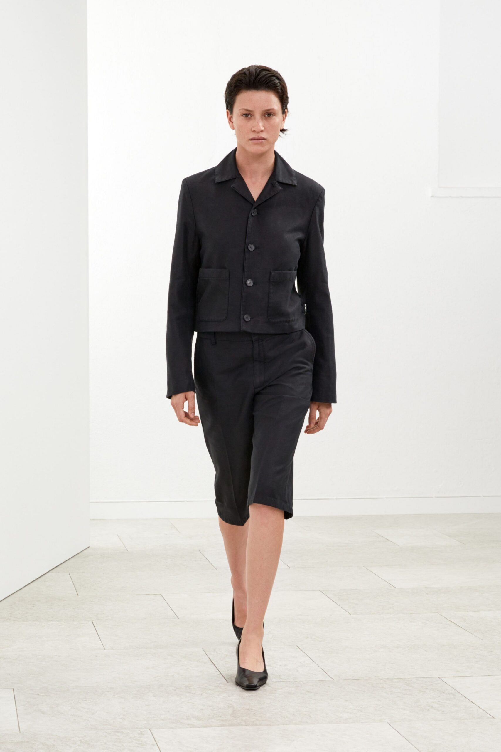 black cotton fitted straight-leg short shorts