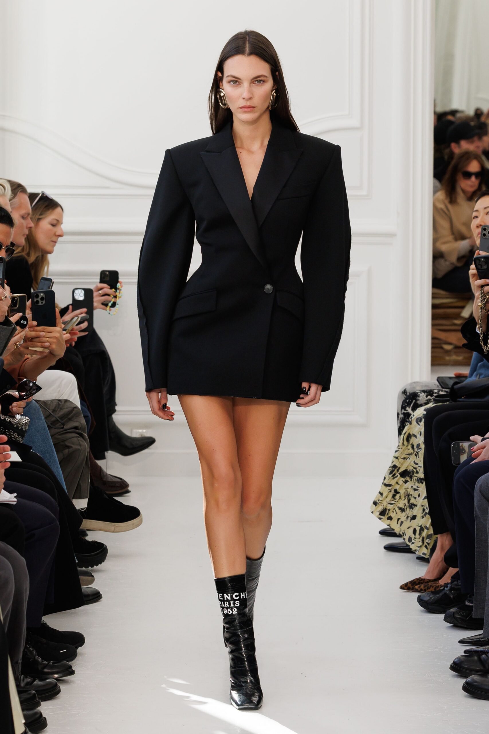 black wool long-sleeve collared structured buttoned short blazer