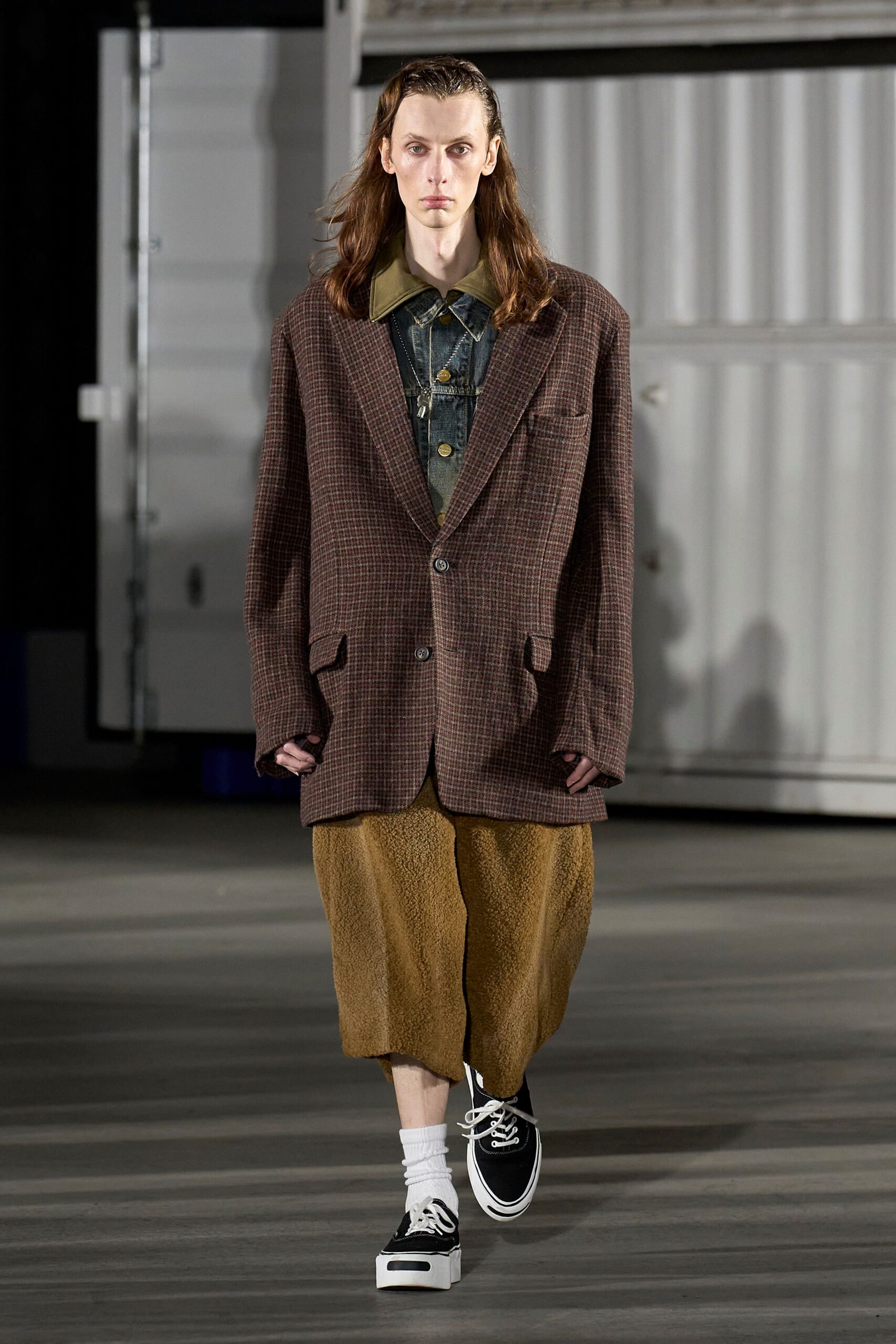 oversized brown blazer with blue shirt