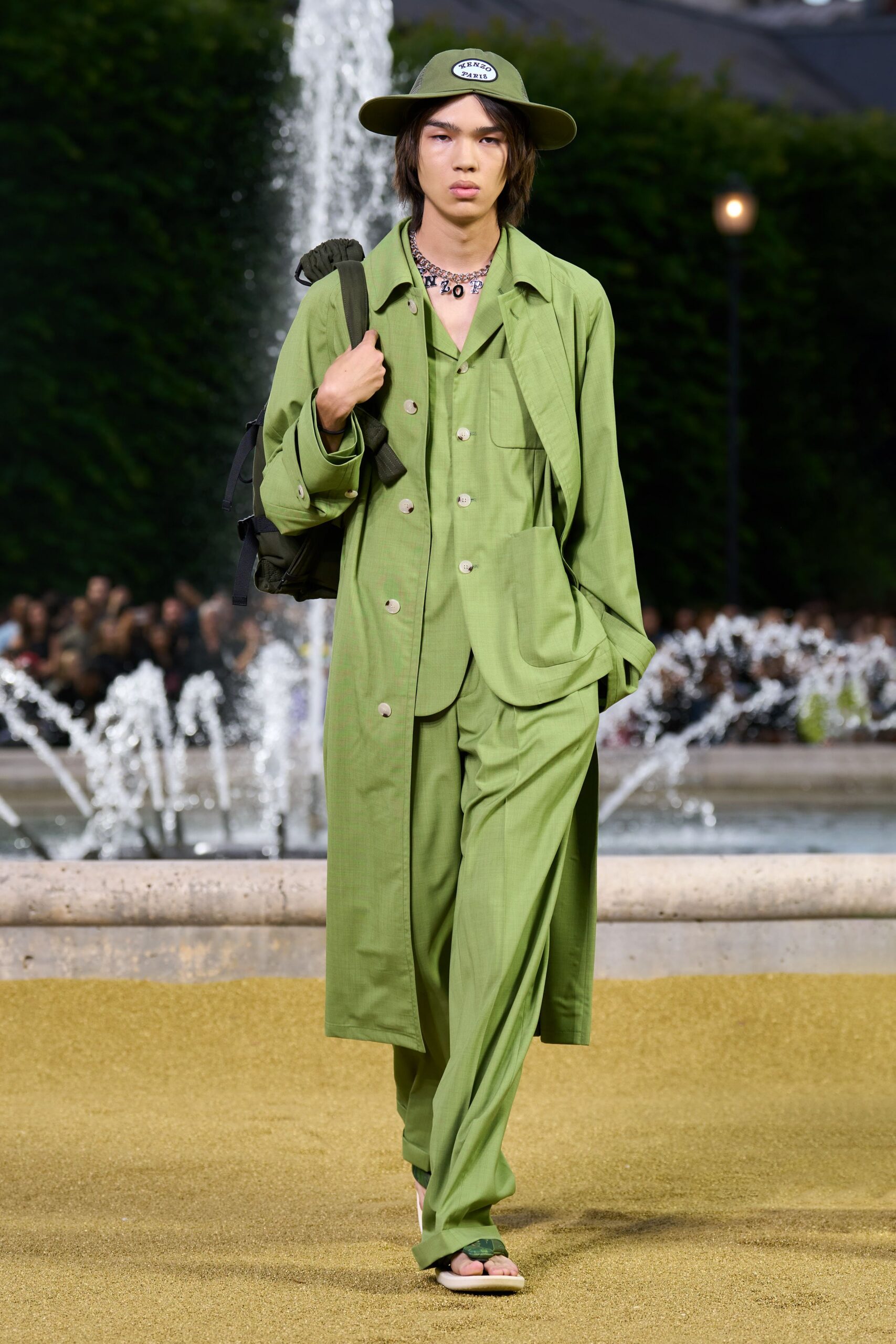 green cotton long-sleeve collared relaxed buttoned suit